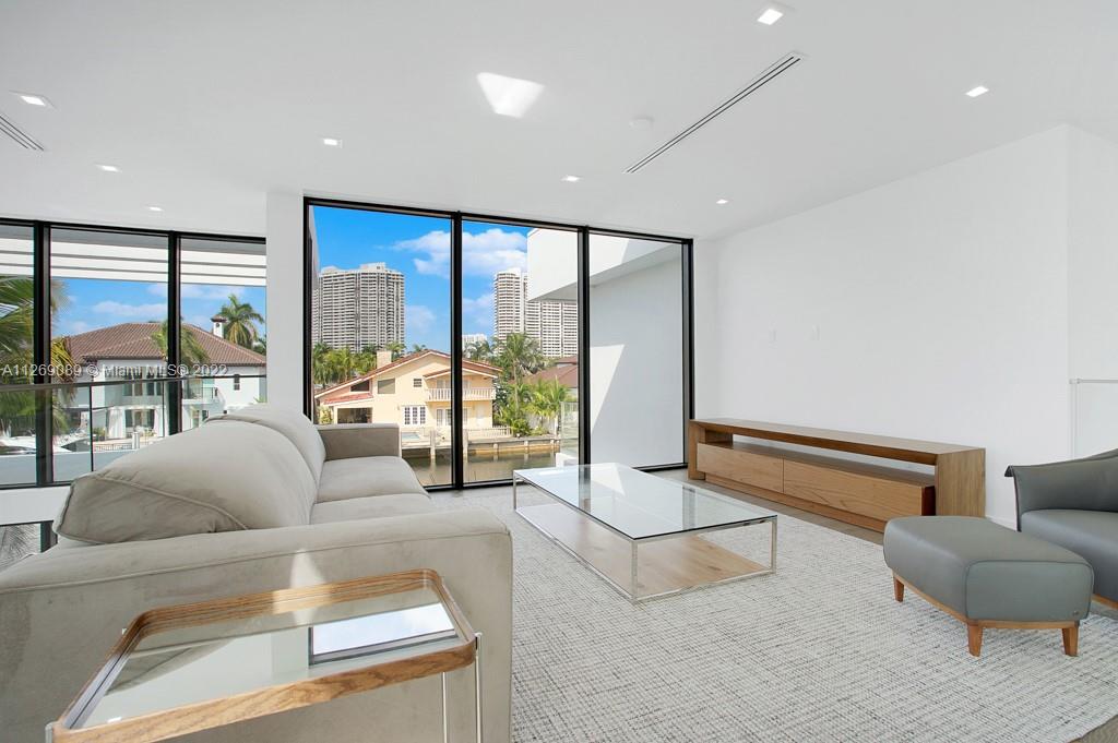 EASTERN SHORES 1ST ADDN - Residential