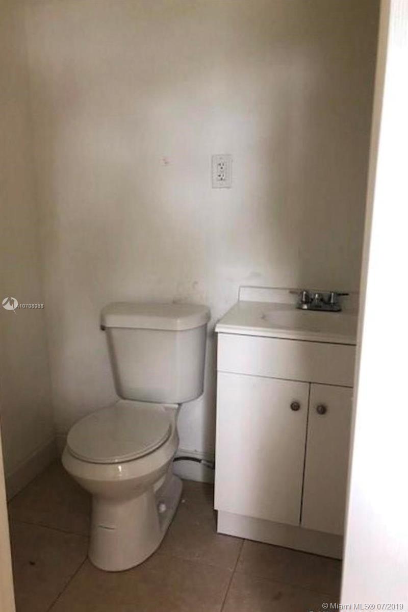 EVERGLADES AVE HTS ADDN - Residential Lease