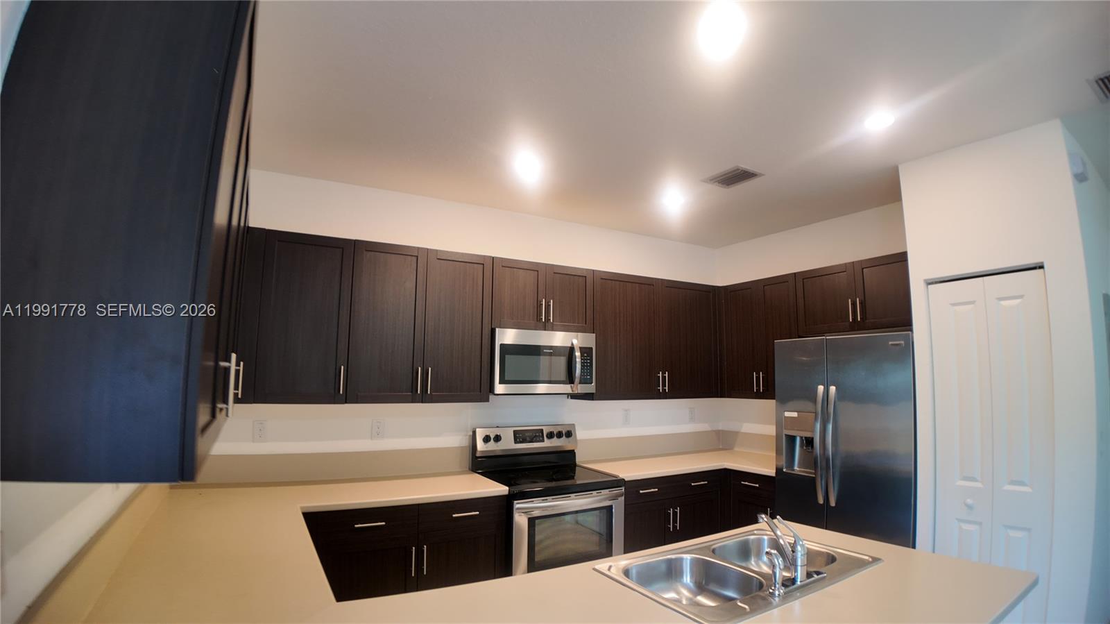 VIA VENTURA NEIGHBORHOOD - Residential