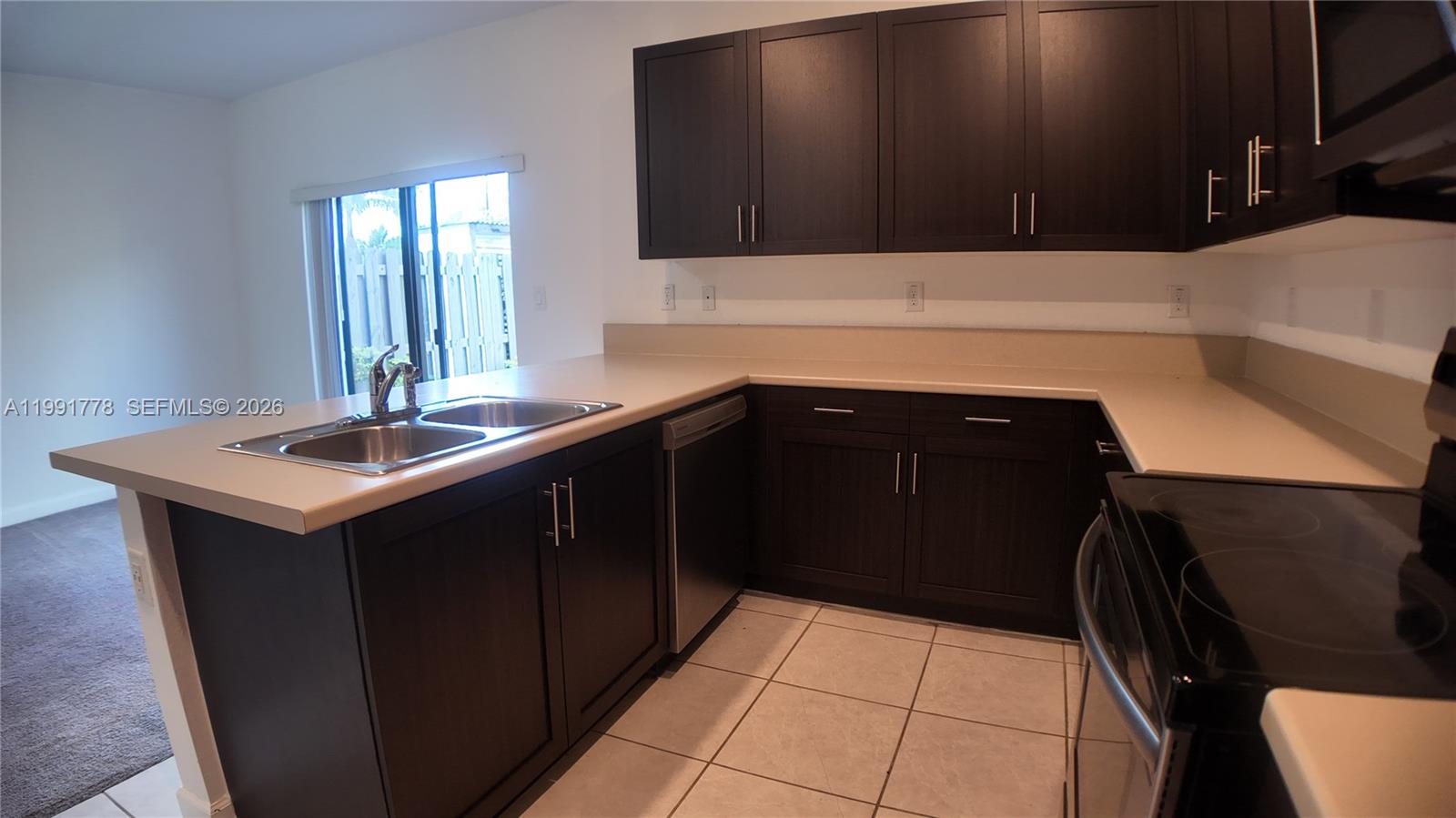 VIA VENTURA NEIGHBORHOOD - Residential