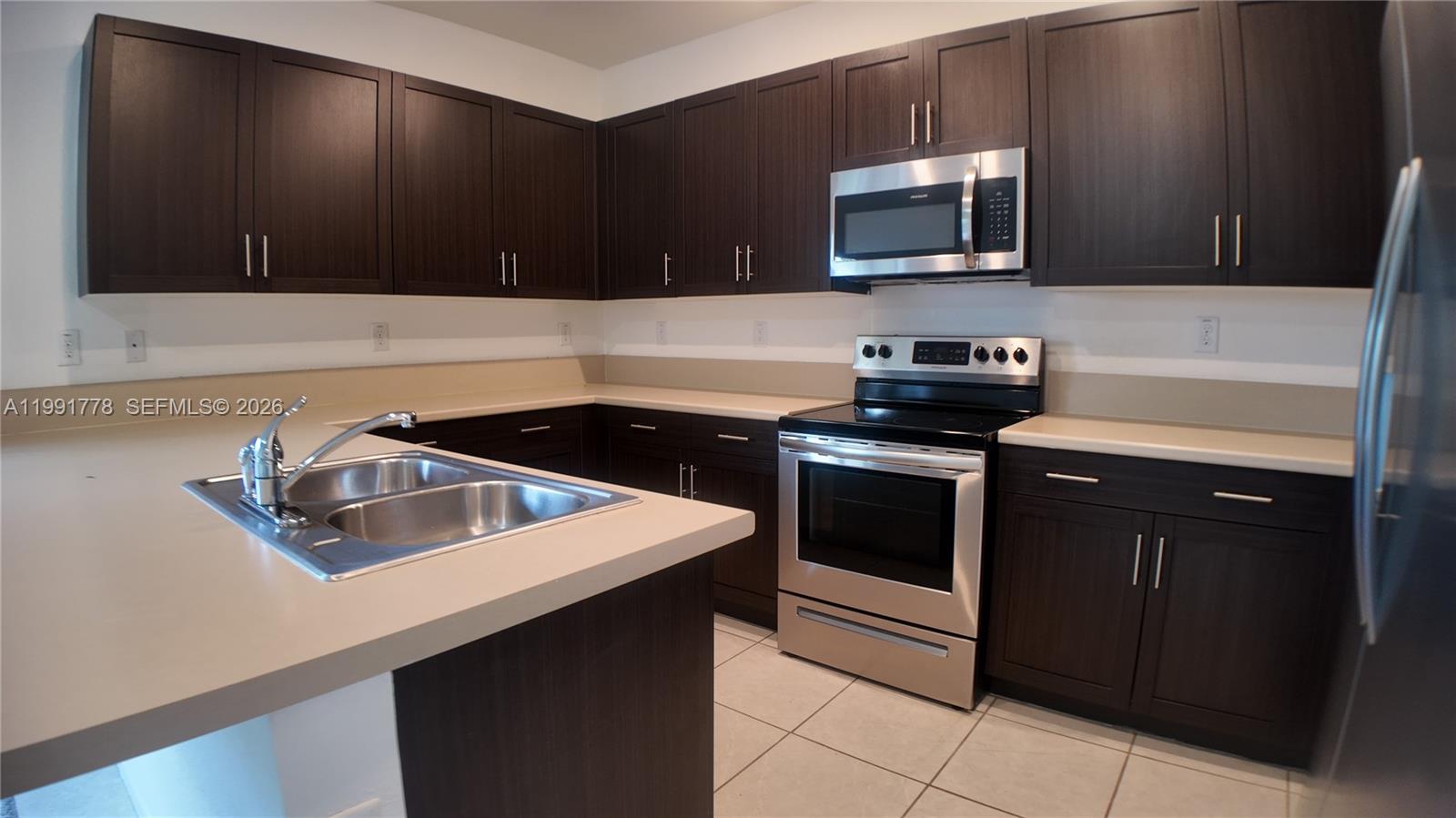 VIA VENTURA NEIGHBORHOOD - Residential