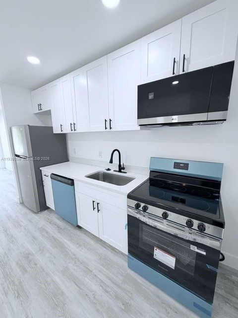 View photos, virtual tours, details... 134 SW 14th Ave A Boynton Beach FL 33435