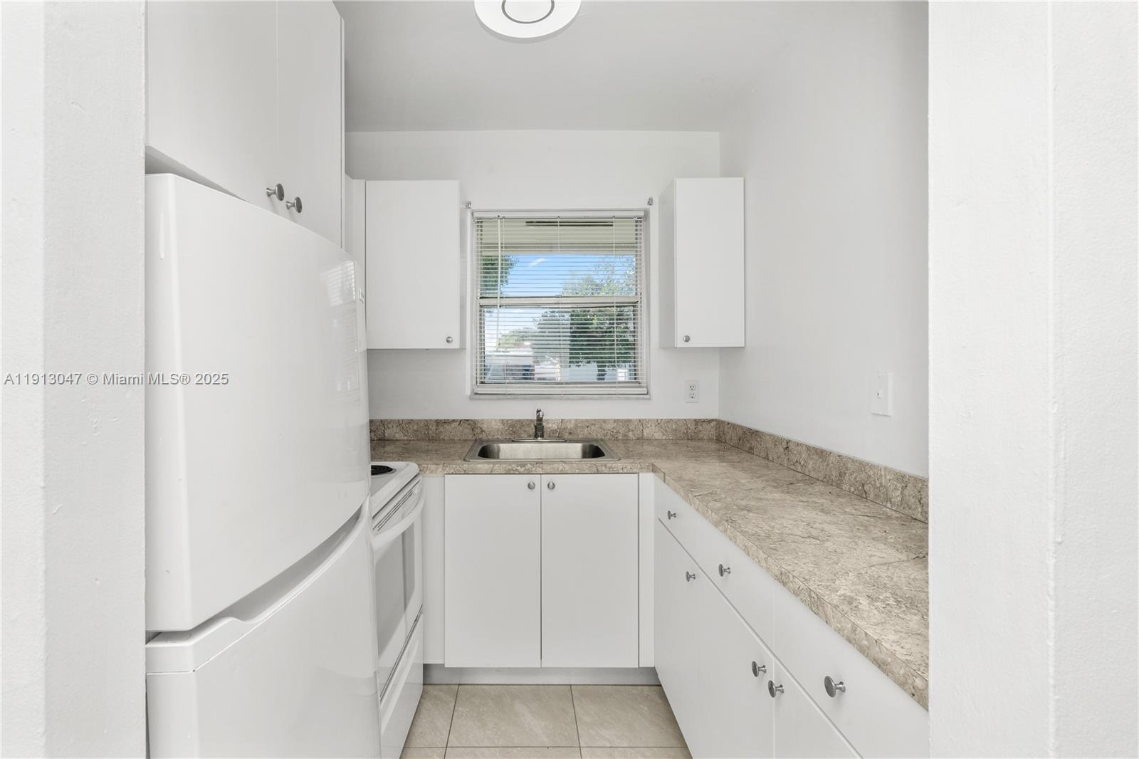 GOLDEN HEIGHTS - Residential Lease