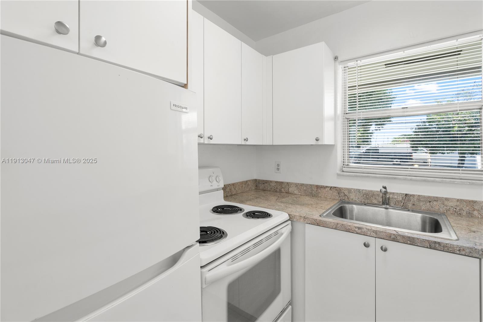 GOLDEN HEIGHTS - Residential Lease