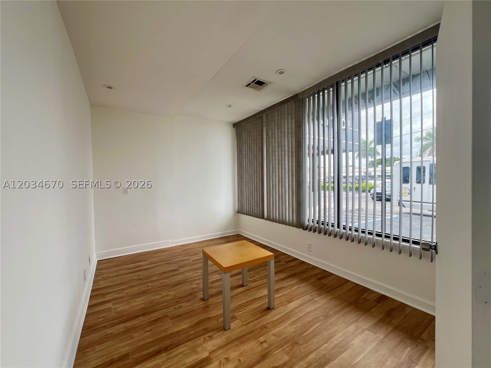 44 E OAKLAND PARK BLVD 44
