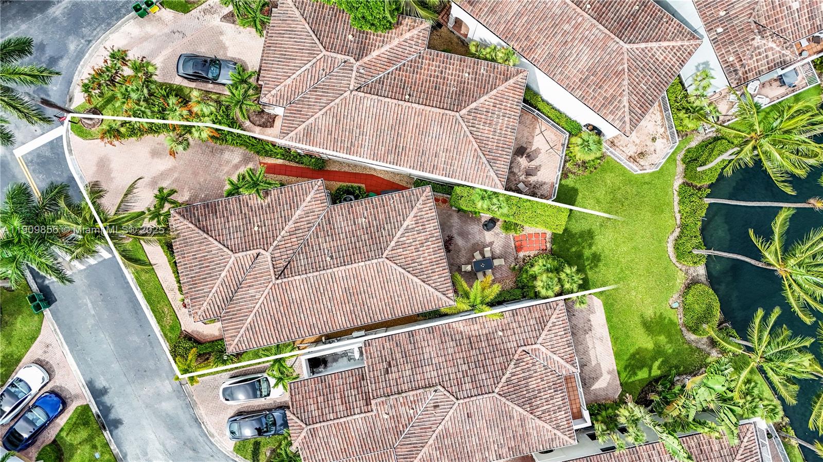 AVENTURA LAKES PHASE 1 - Residential Lease