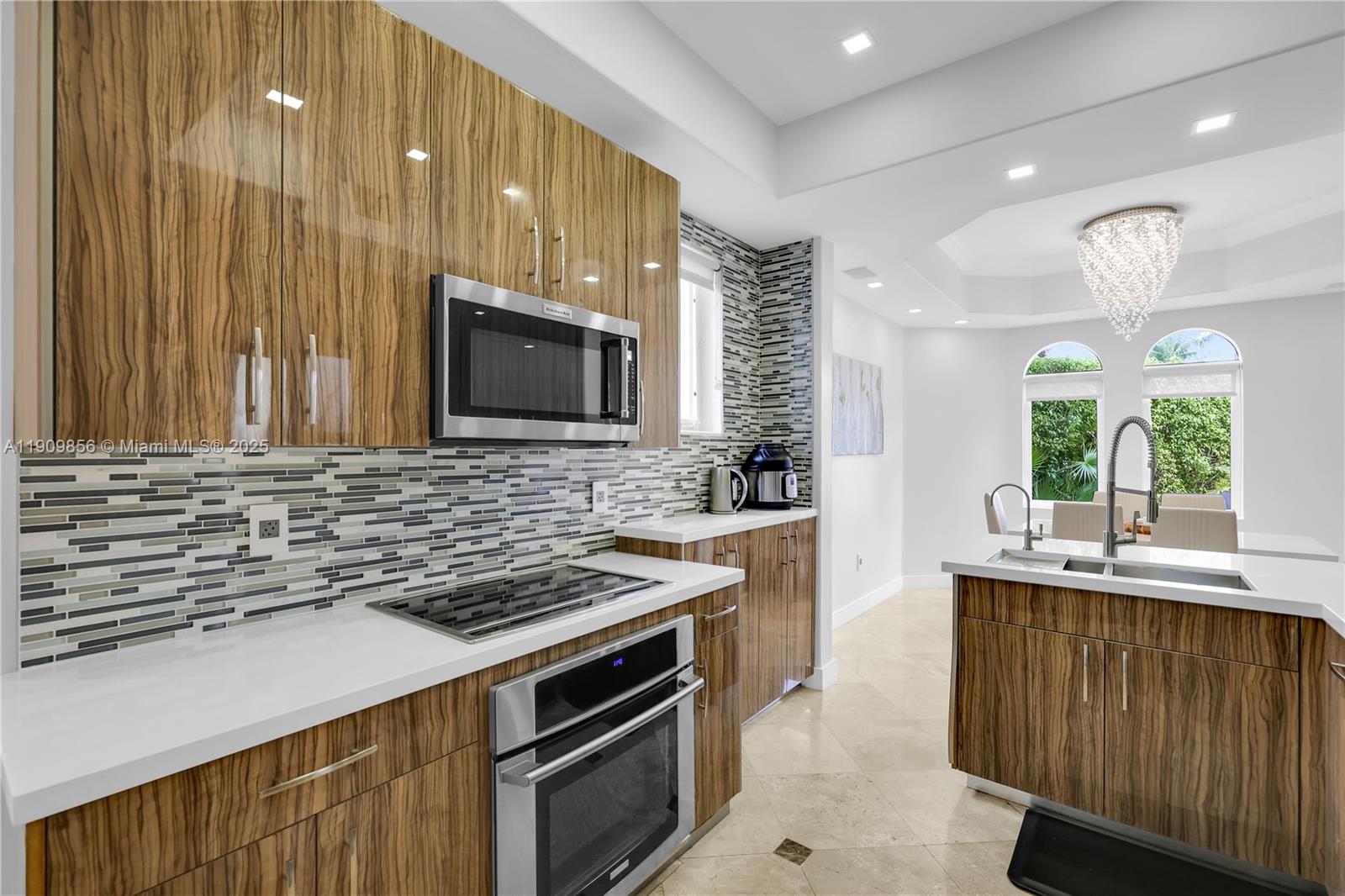 AVENTURA LAKES PHASE 1 - Residential Lease