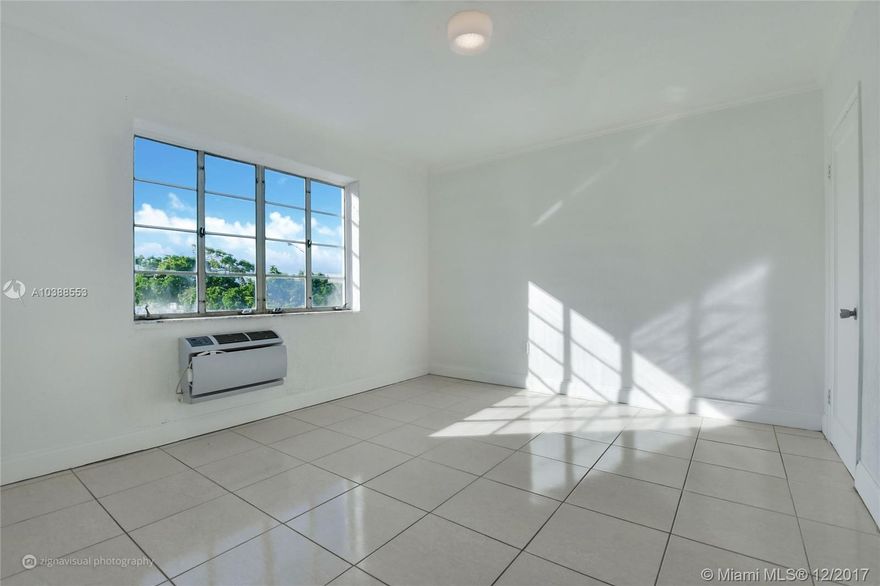 ***FABULOUS NEWLY RENOVATED 1BEDROOM MIMO APARTMENT FOR RENT!!!***
Charming sun-filled 1Bed/1Bath Apartment with newly renovated kitchen & bathroom!  Be the first to enjoy its new modern kitchen with quartz countertops, contemporary white cabinets and brand new appliances!  Newly tiled bathroom & new vanity too!  A large sunny bedroom with walk-in closet and a comfortable living area with gleaming tiled floors throughout!  Located just steps away from the beach, restaurants, shops & parks in a courtyard building full of character.  Come check it out!