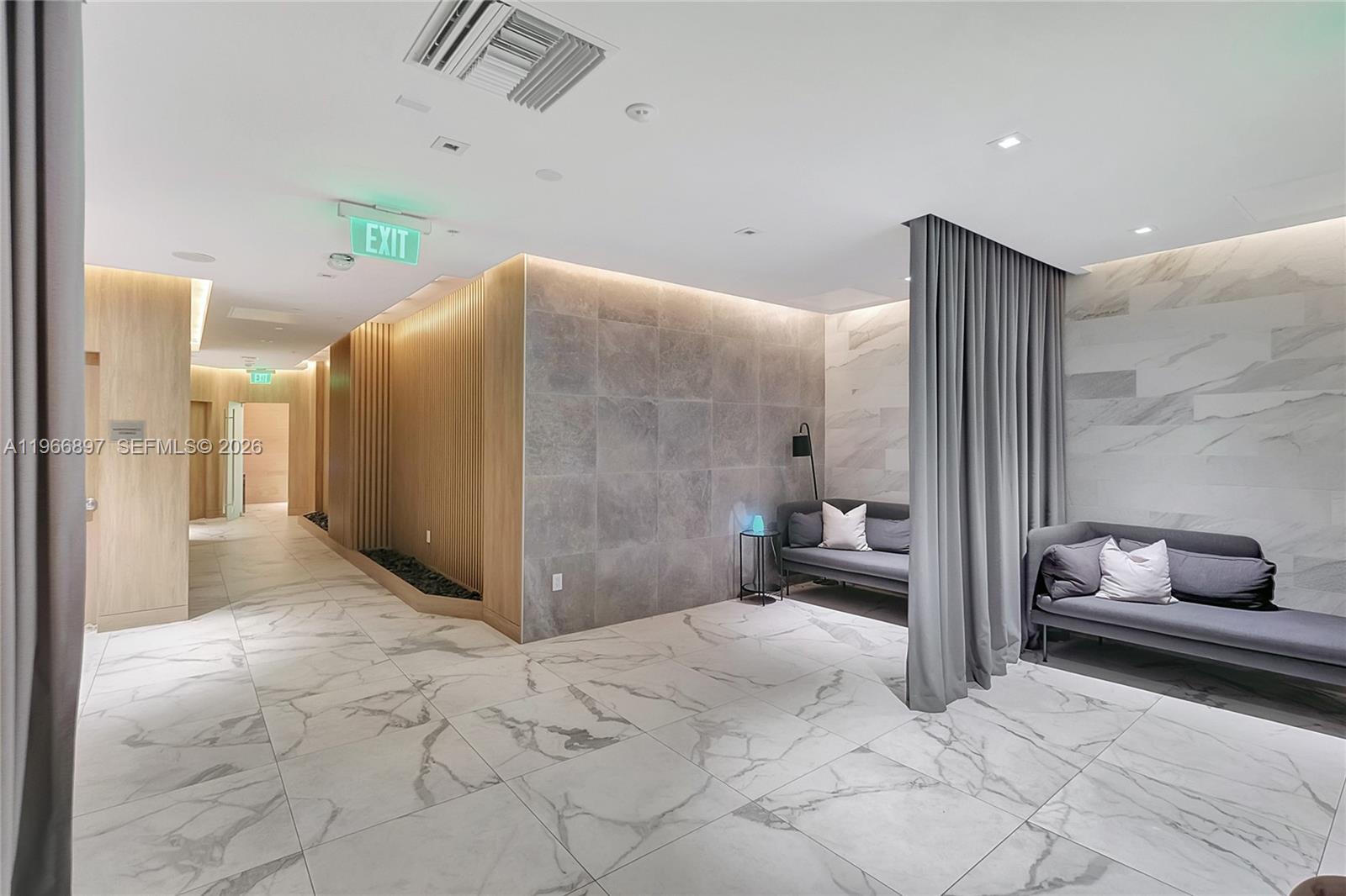 IVY CONDO - Residential