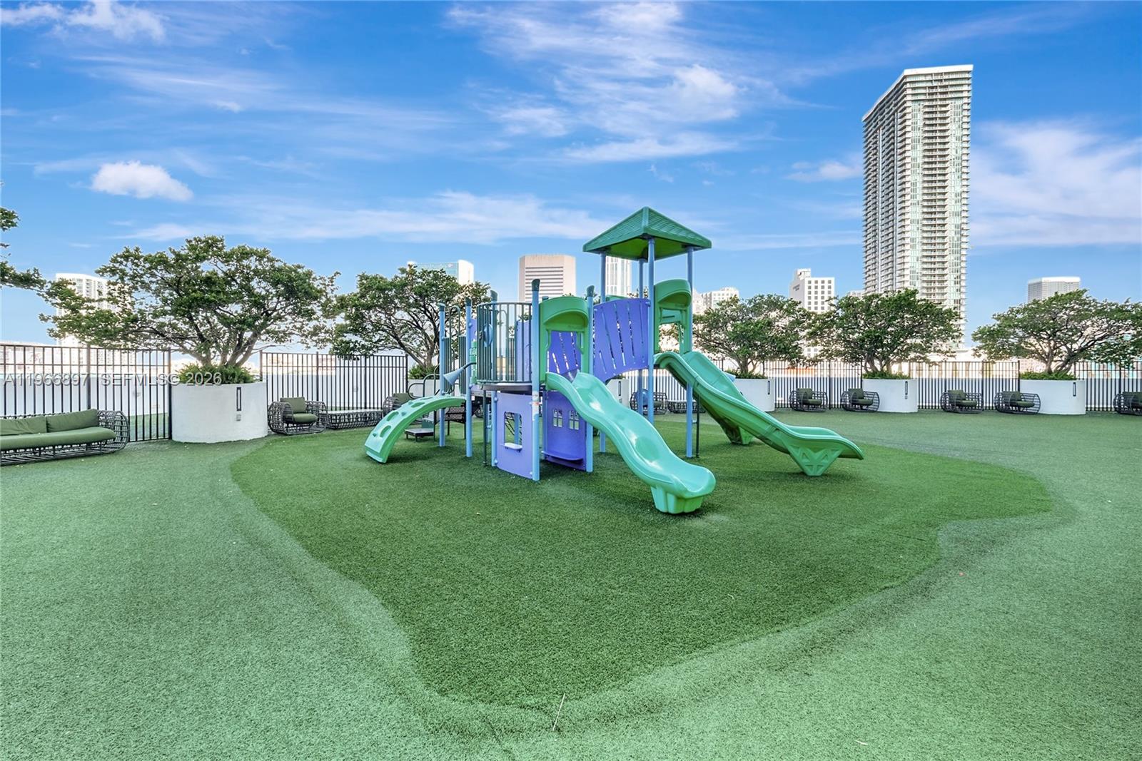 IVY CONDO - Residential