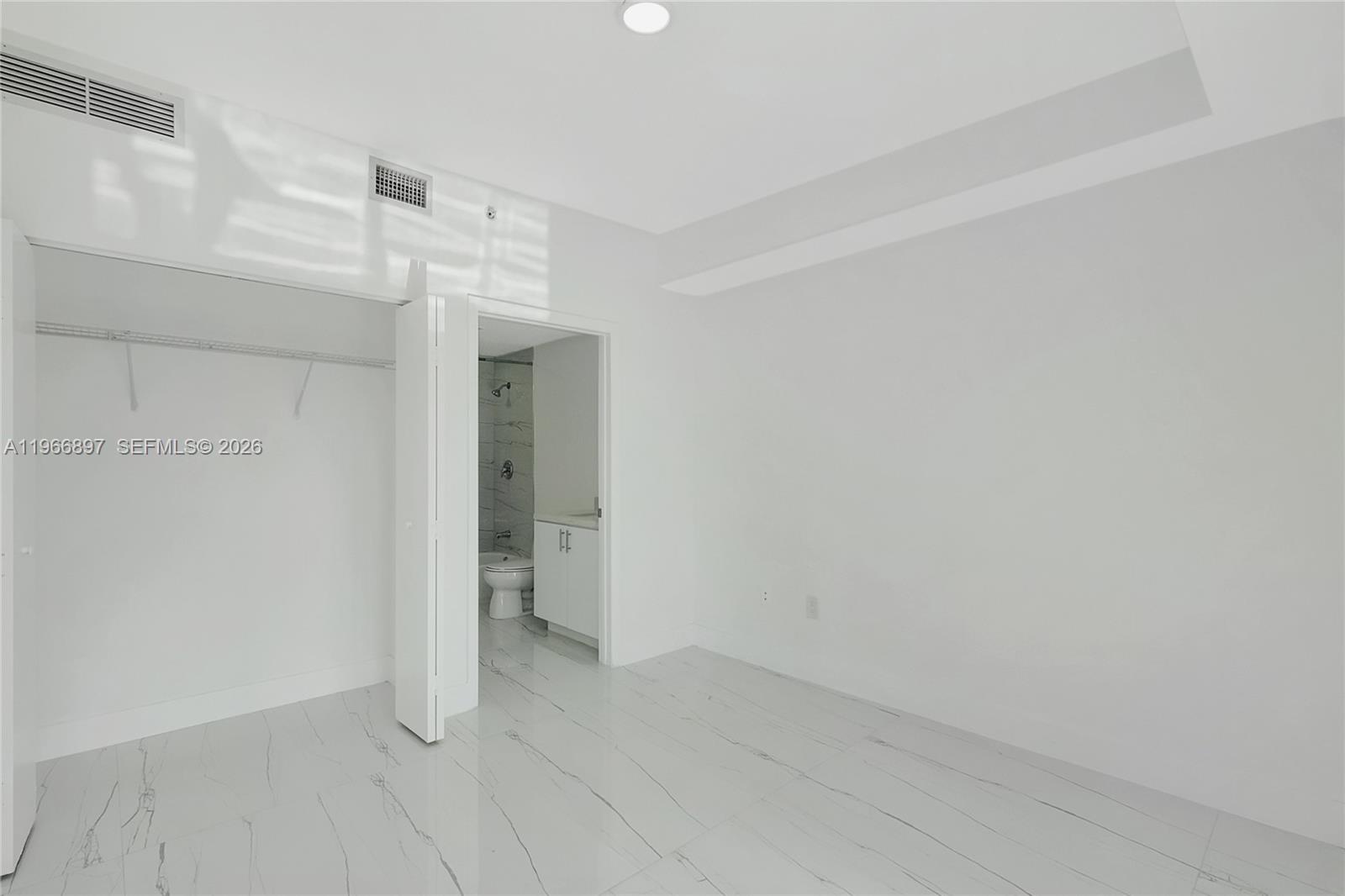 IVY CONDO - Residential