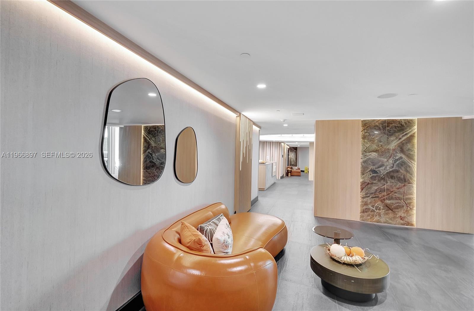 IVY CONDO - Residential