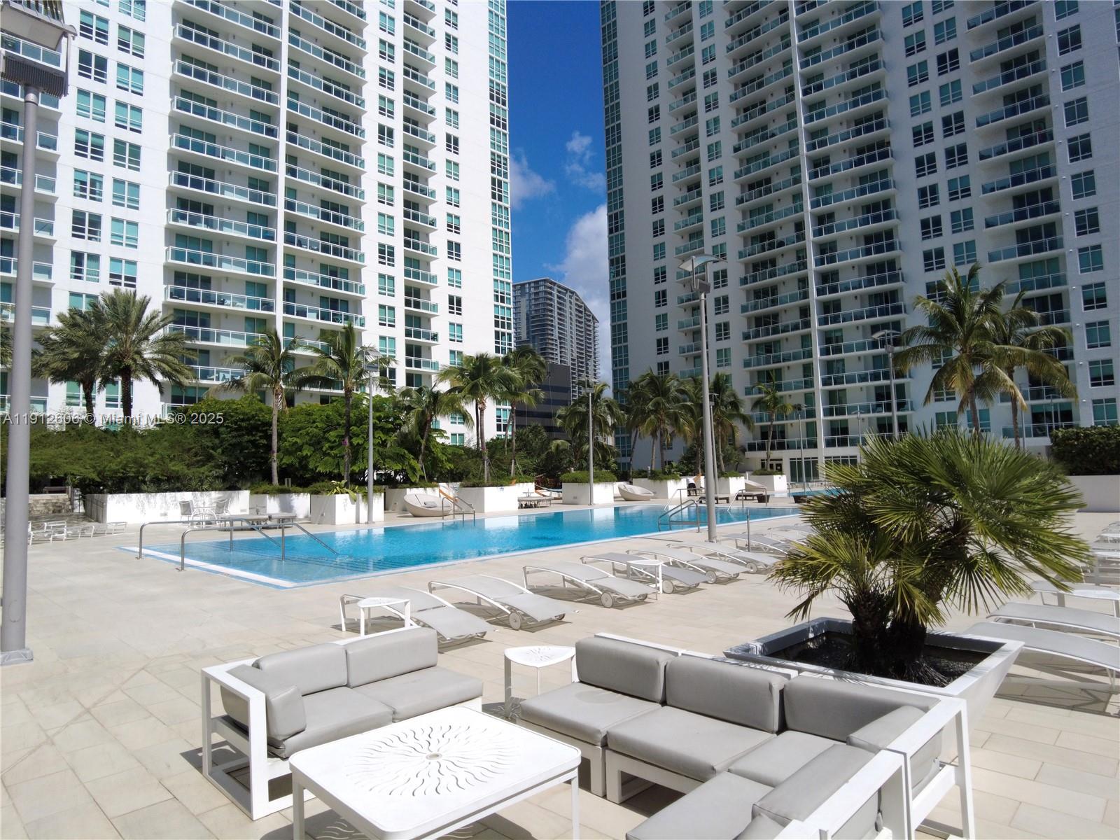 THE PLAZA 851 BRICKELL CO - Residential Lease