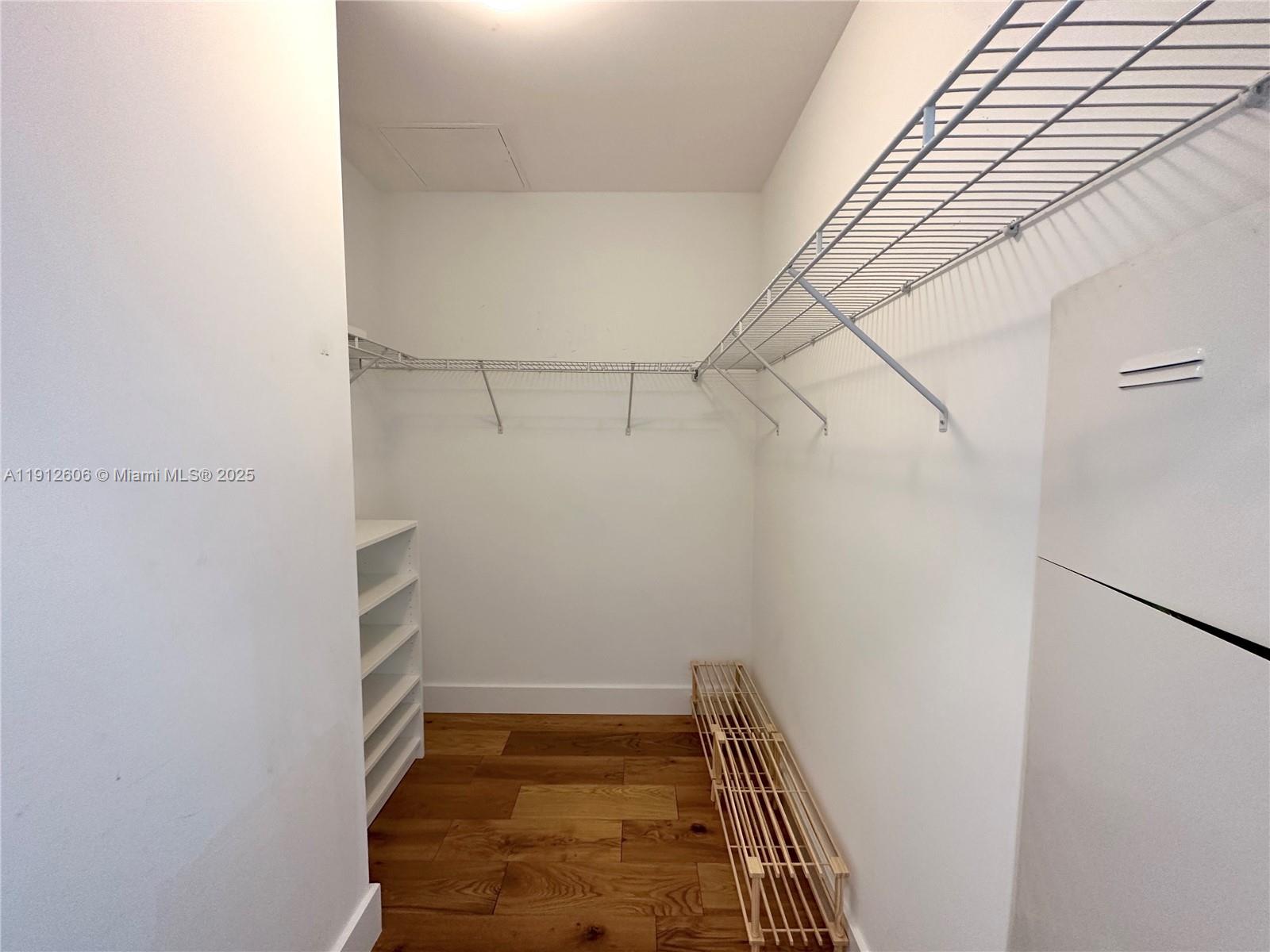 THE PLAZA 851 BRICKELL CO - Residential Lease