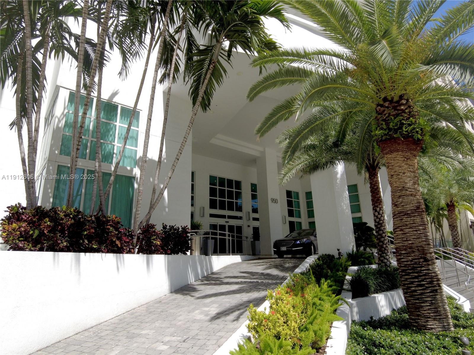 THE PLAZA 851 BRICKELL CO - Residential Lease