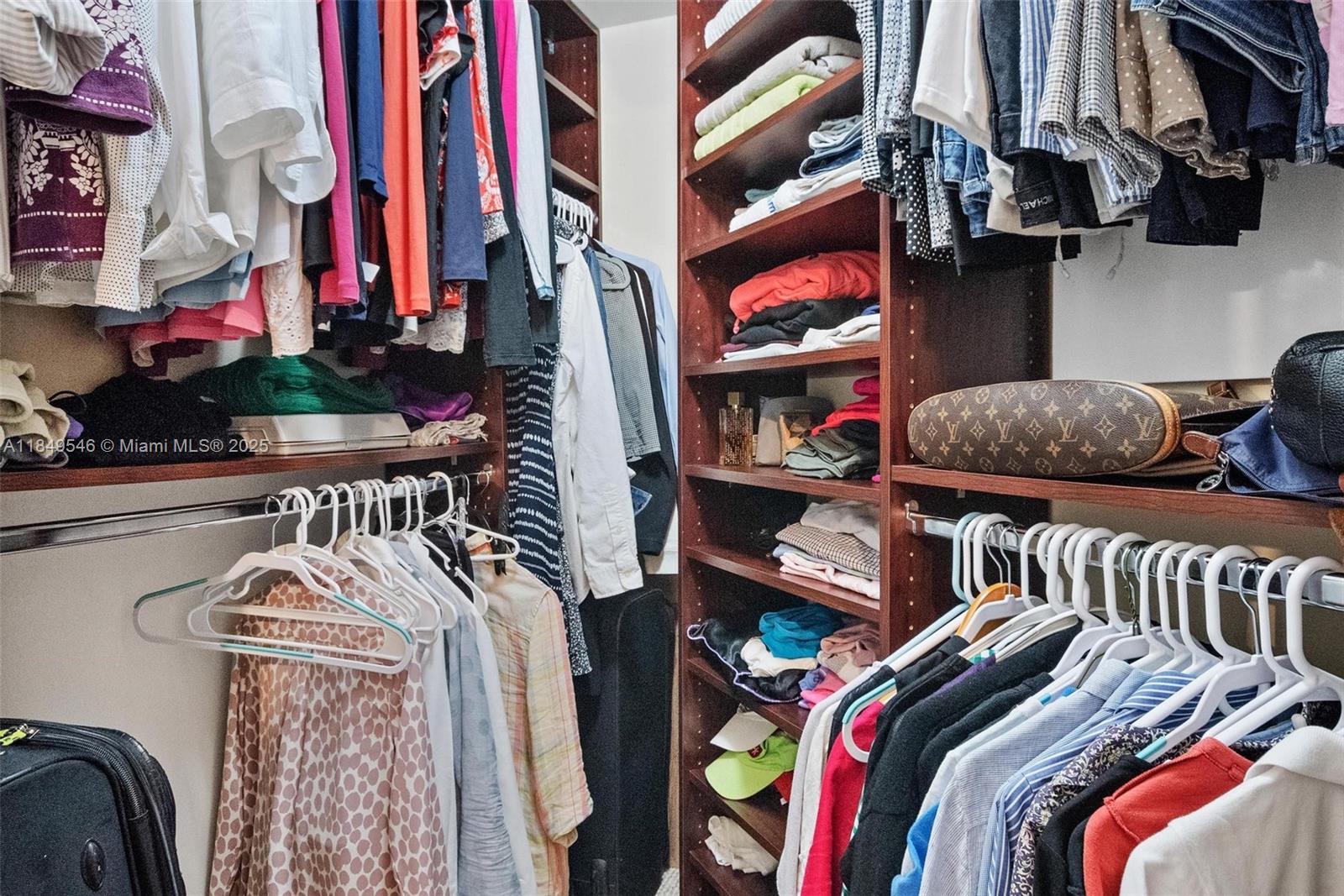 TURNBERRY VILLAGE SO TOWE - Residential