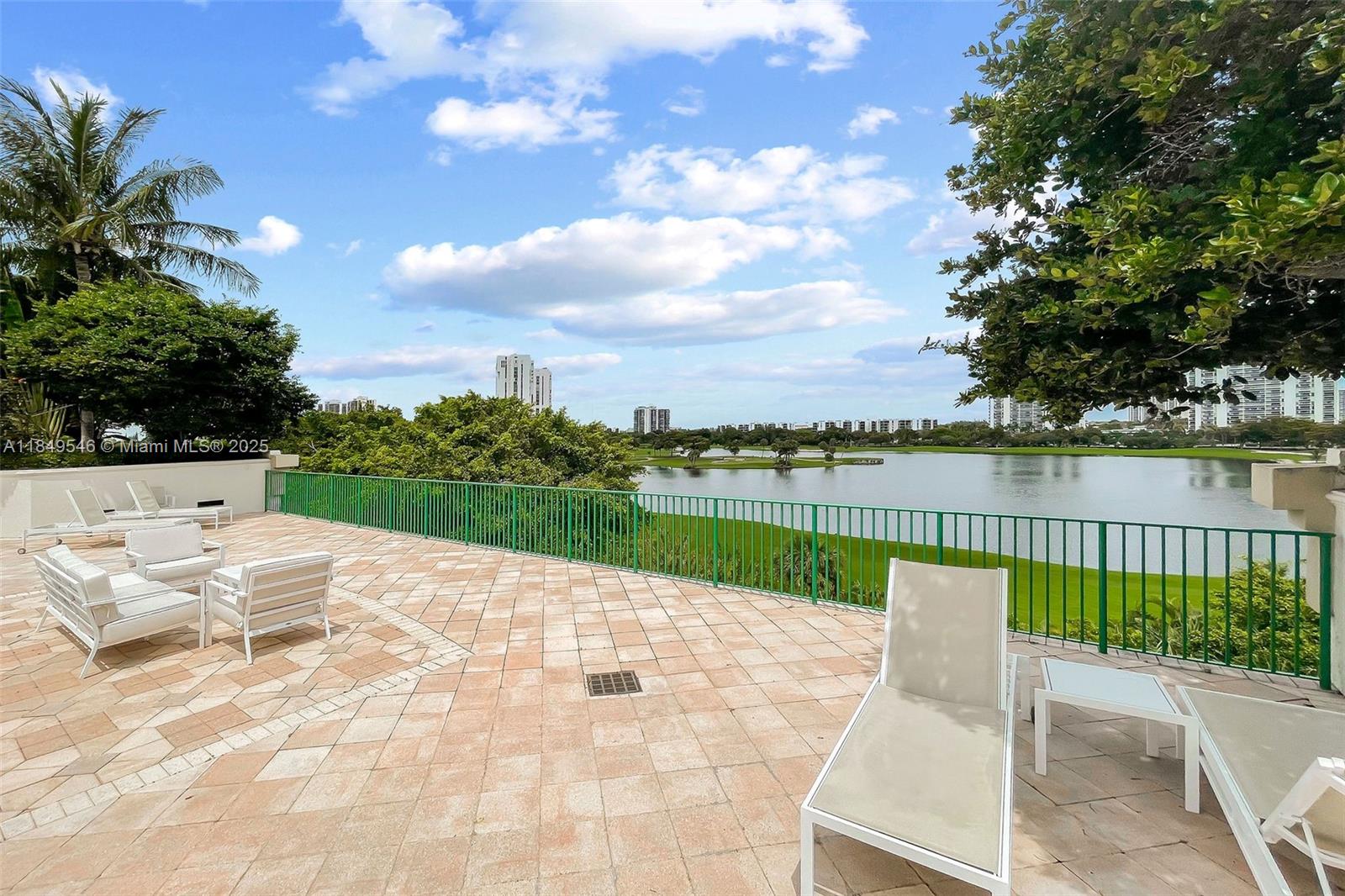 TURNBERRY VILLAGE SO TOWE - Residential