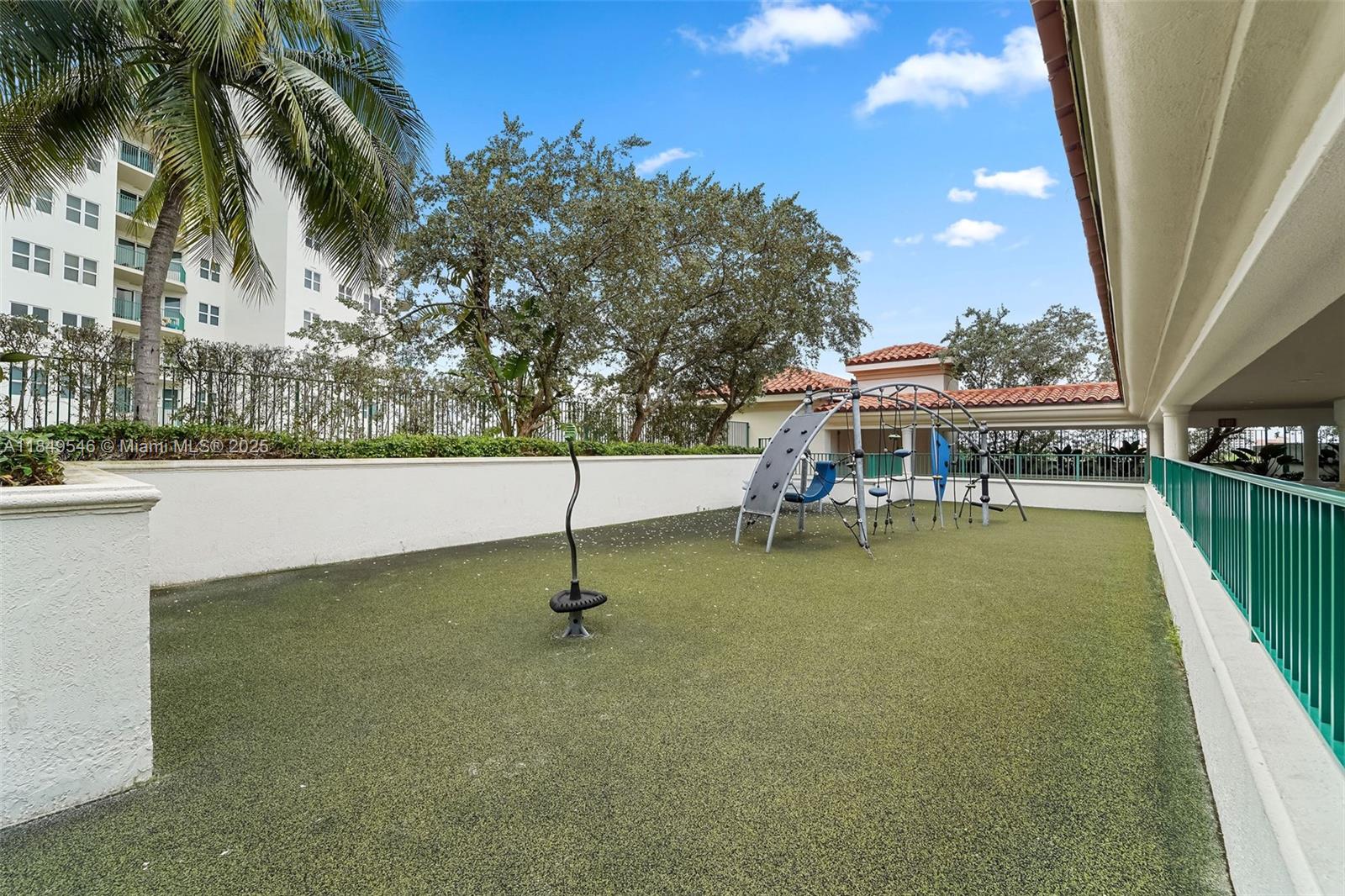 TURNBERRY VILLAGE SO TOWE - Residential