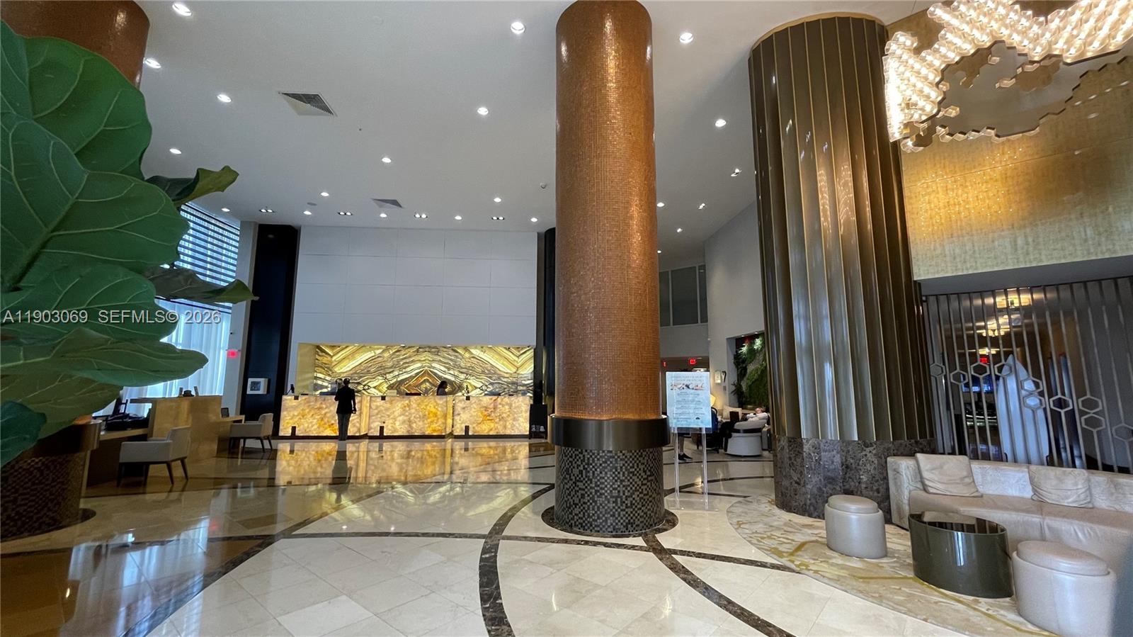 TRUMP INTERNATIONAL SONES - Residential