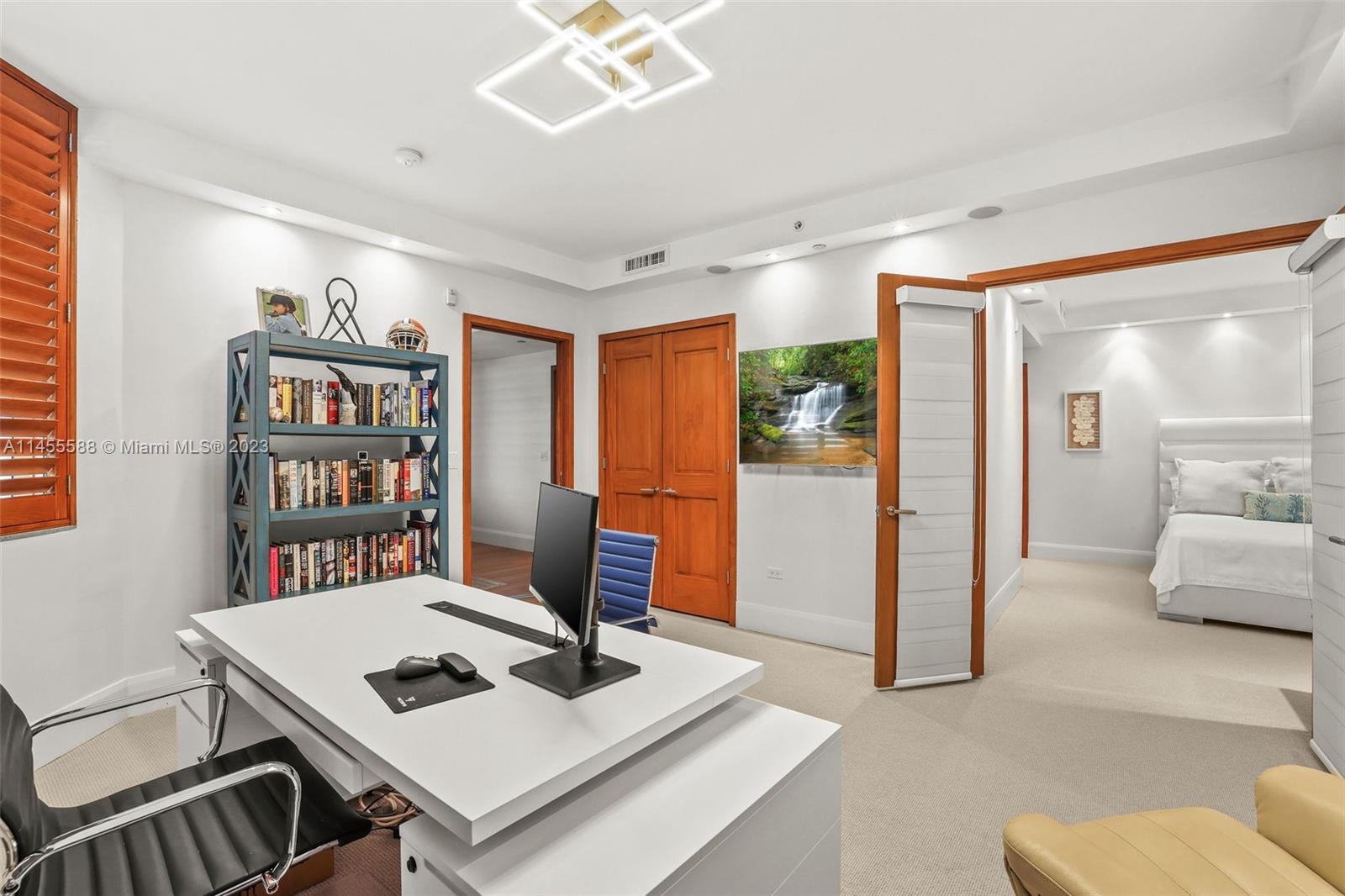 BEACON HARBOUR CONDO - Residential