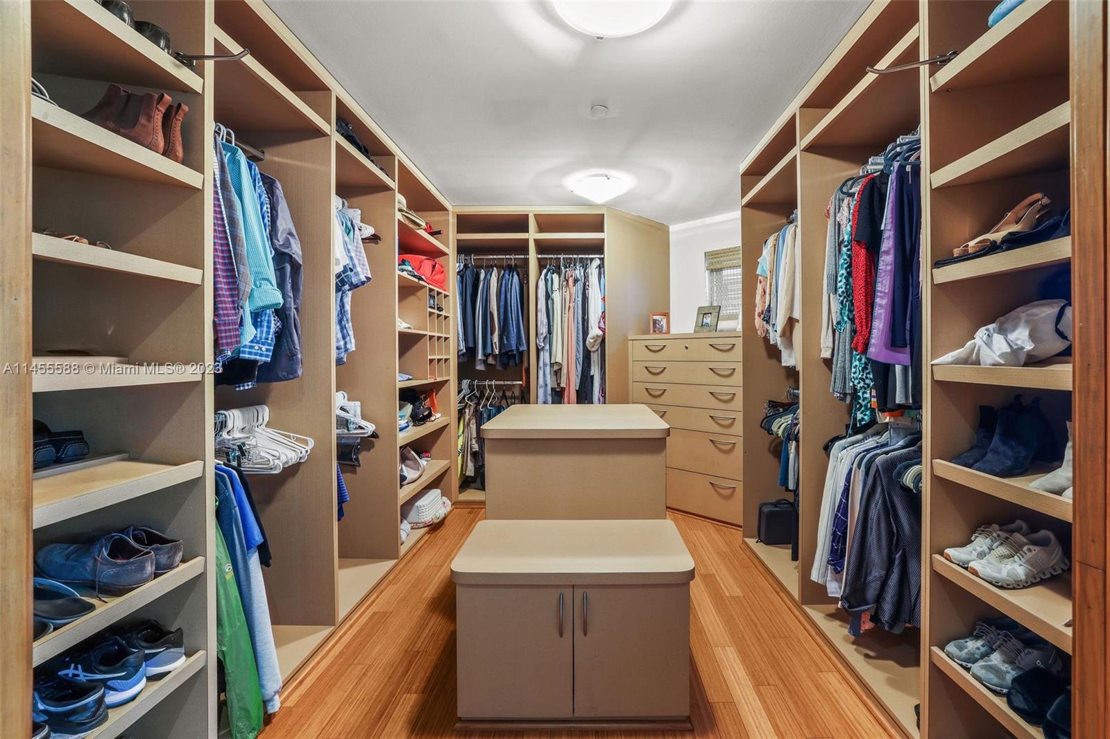 BEACON HARBOUR CONDO - Residential