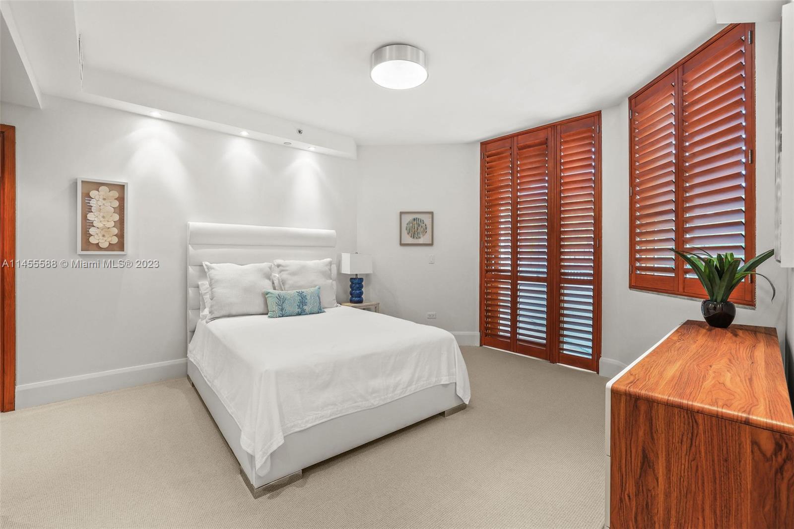 BEACON HARBOUR CONDO - Residential