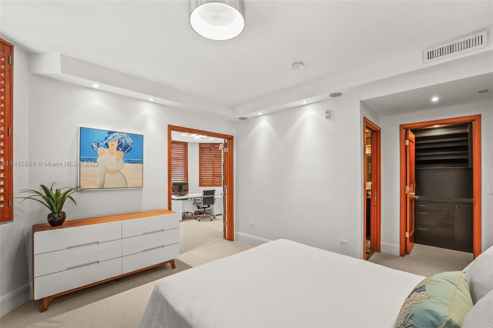 BEACON HARBOUR CONDO - Residential