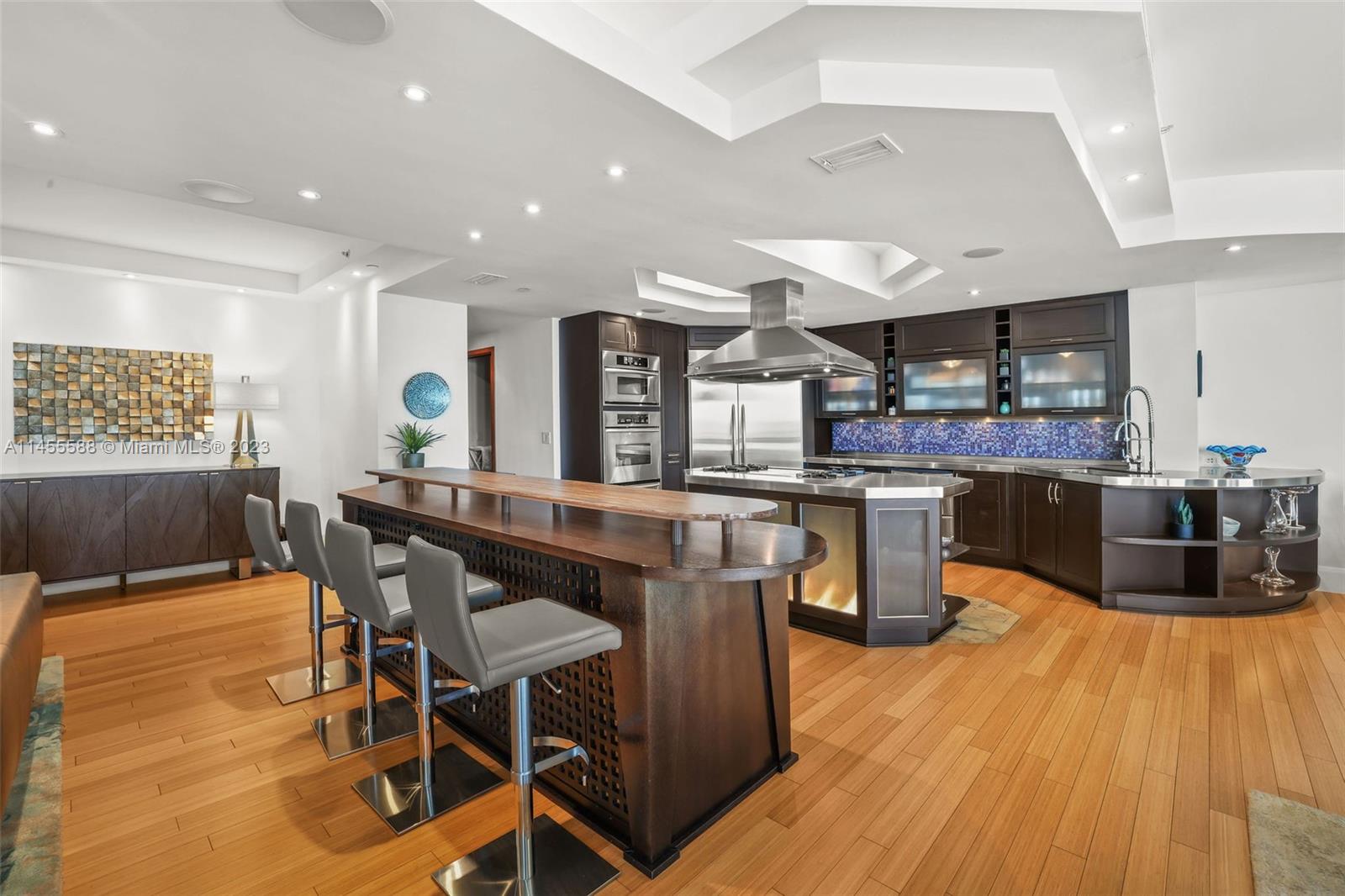 BEACON HARBOUR CONDO - Residential