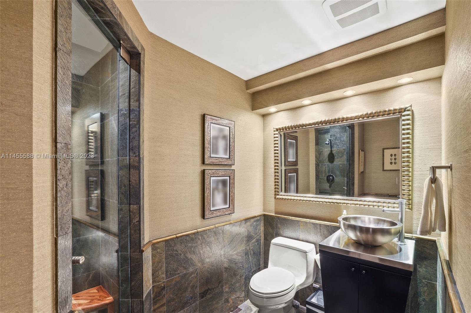 BEACON HARBOUR CONDO - Residential