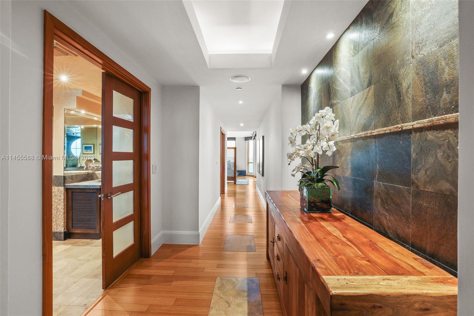 BEACON HARBOUR CONDO - Residential