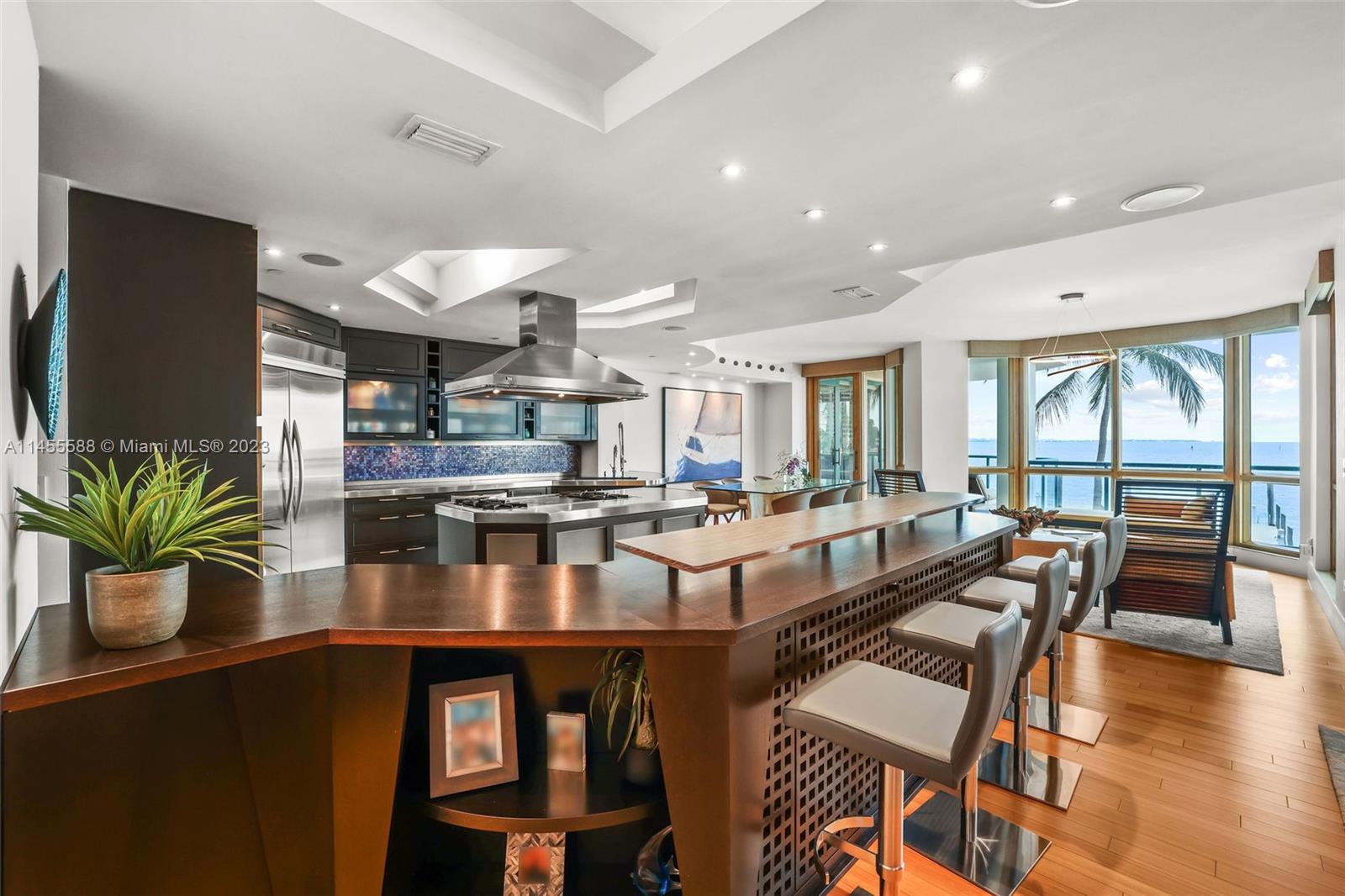 BEACON HARBOUR CONDO - Residential