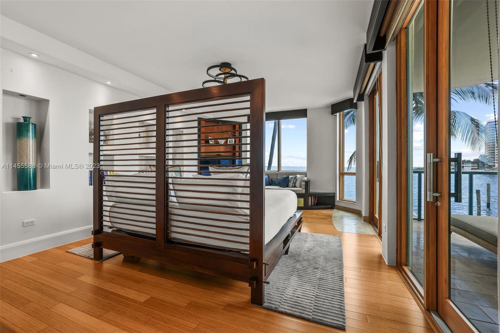 BEACON HARBOUR CONDO - Residential