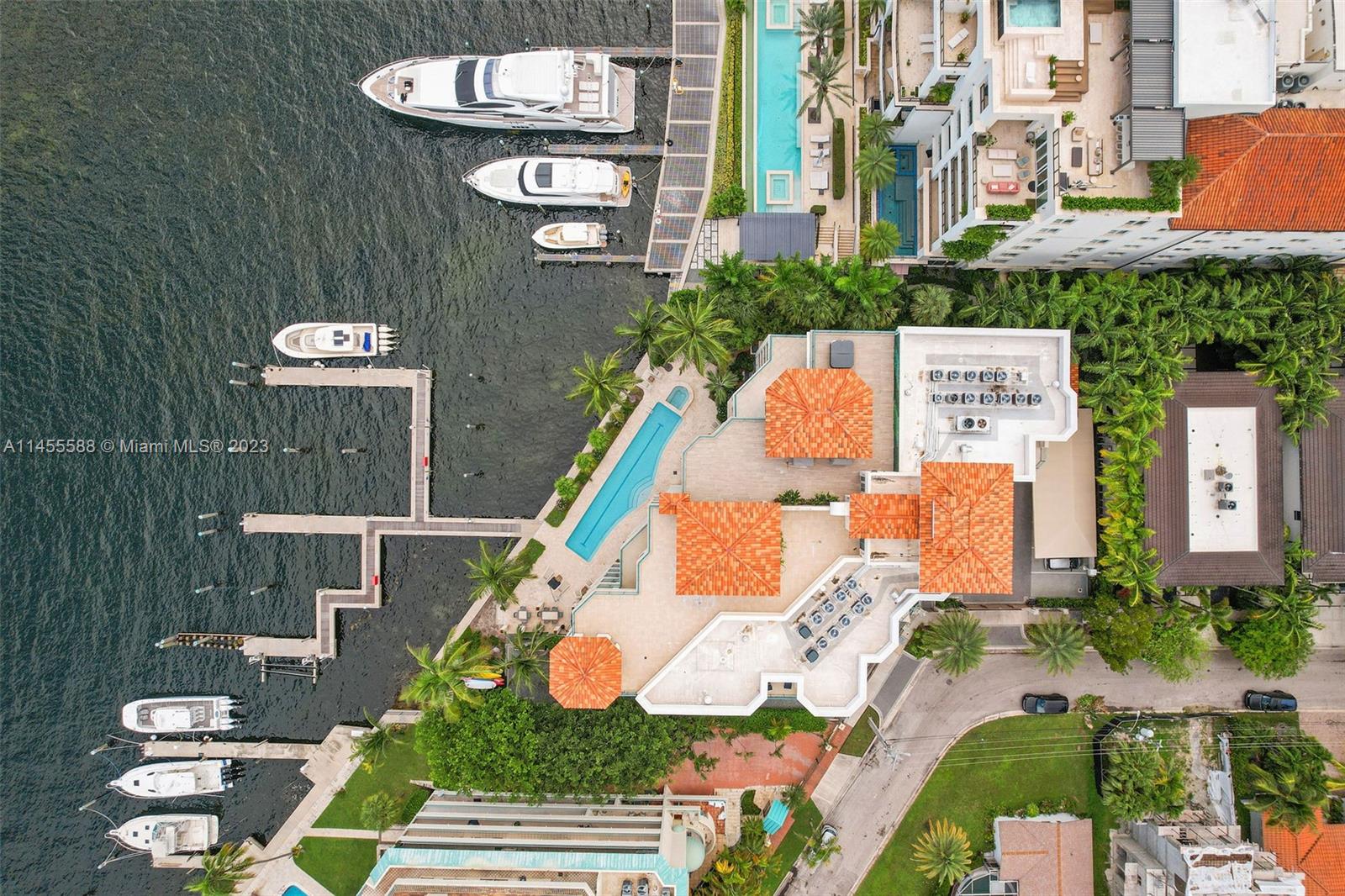 BEACON HARBOUR CONDO - Residential