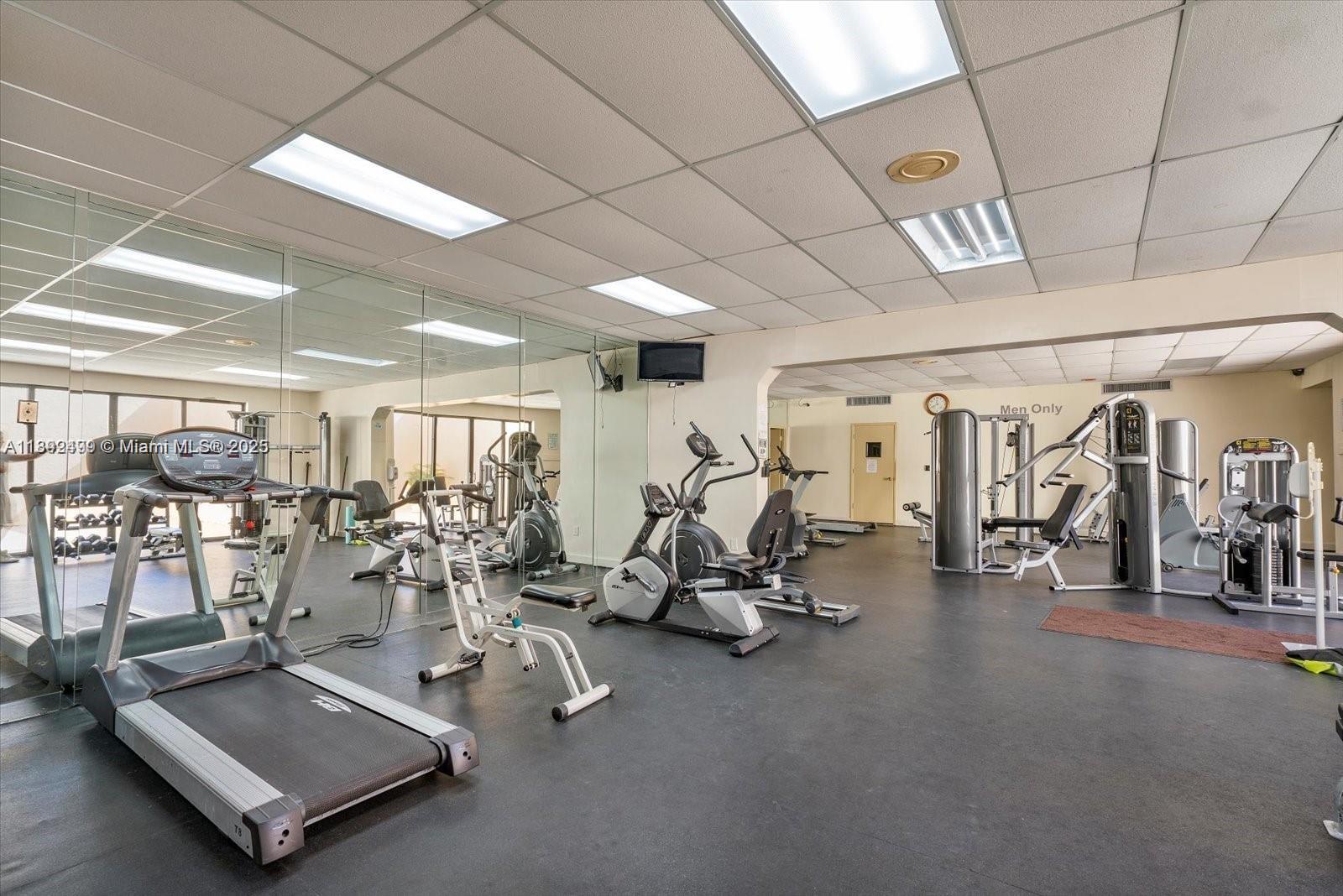 WINSTON TOWERS 600 CONDO - Residential Lease
