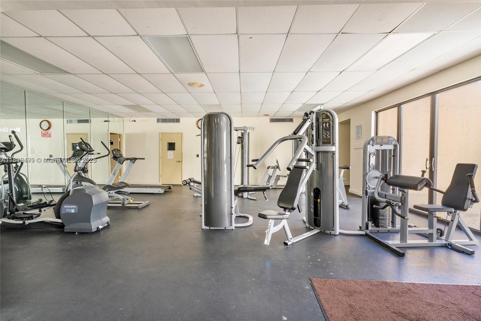 WINSTON TOWERS 600 CONDO - Residential Lease