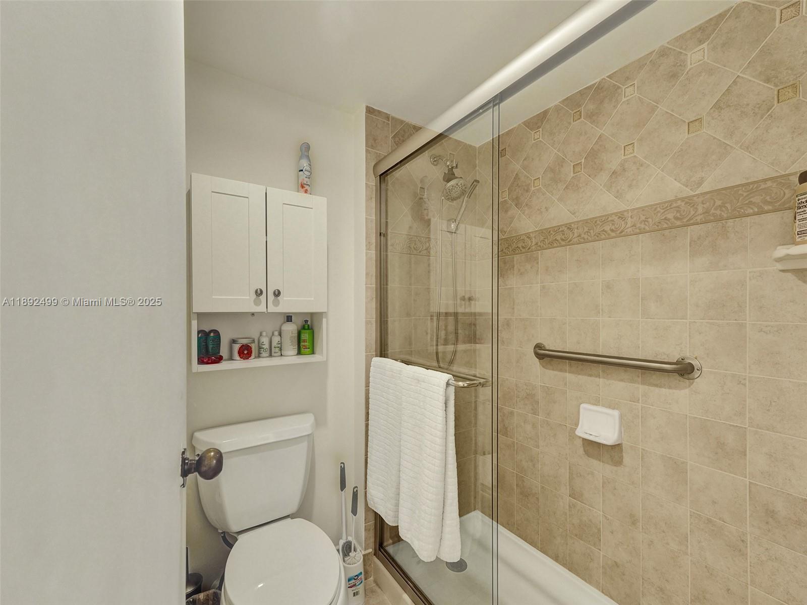 WINSTON TOWERS 600 CONDO - Residential Lease