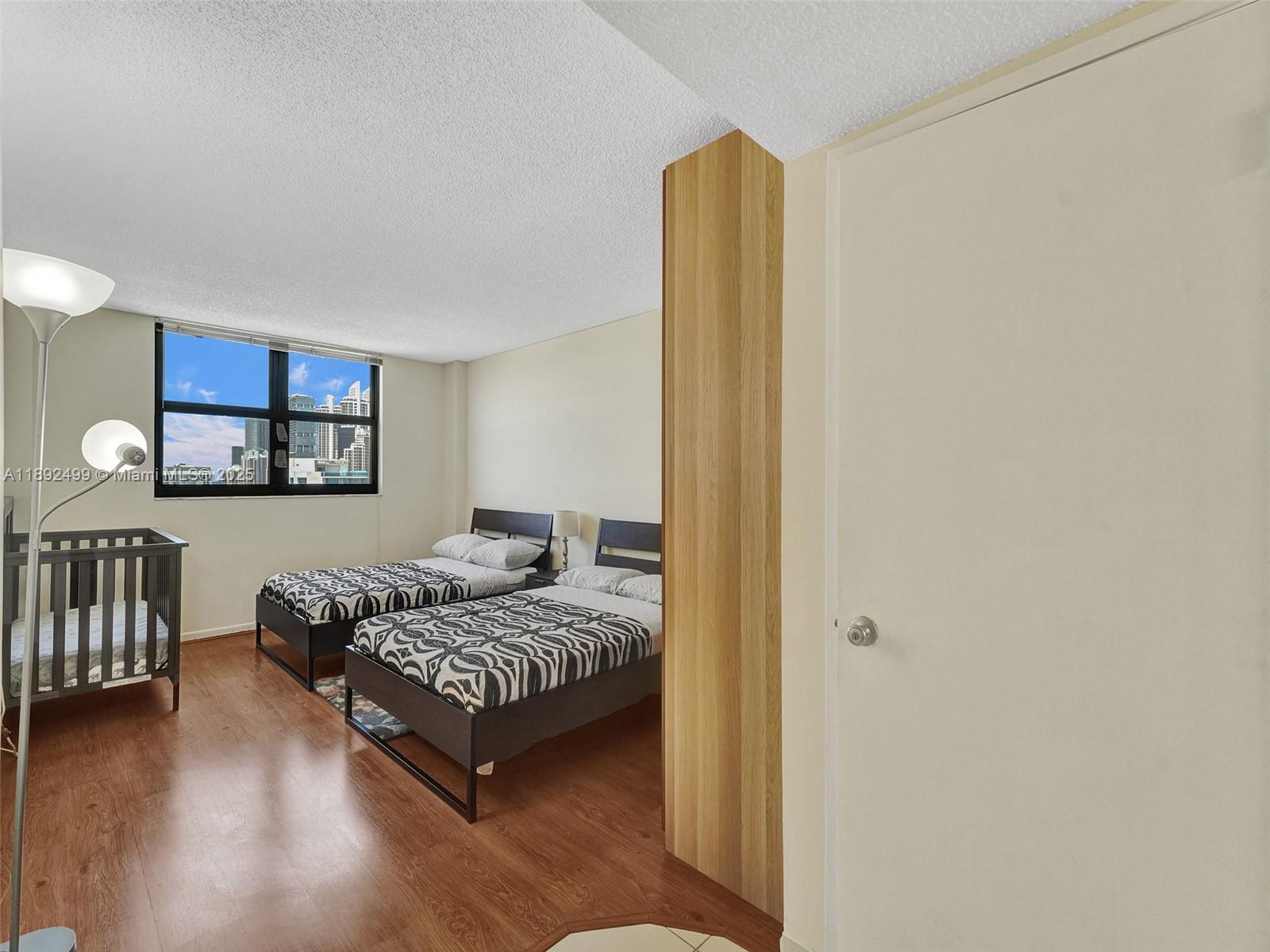 WINSTON TOWERS 600 CONDO - Residential Lease
