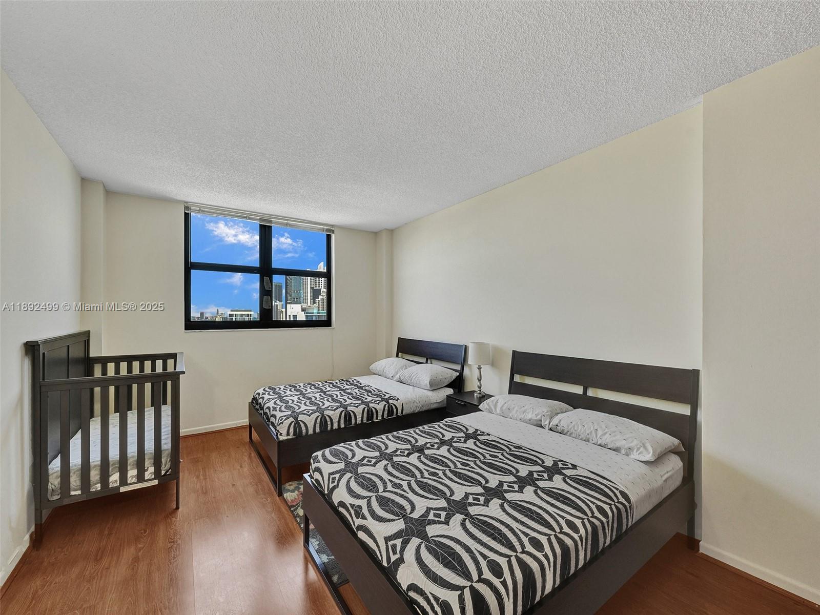 WINSTON TOWERS 600 CONDO - Residential Lease