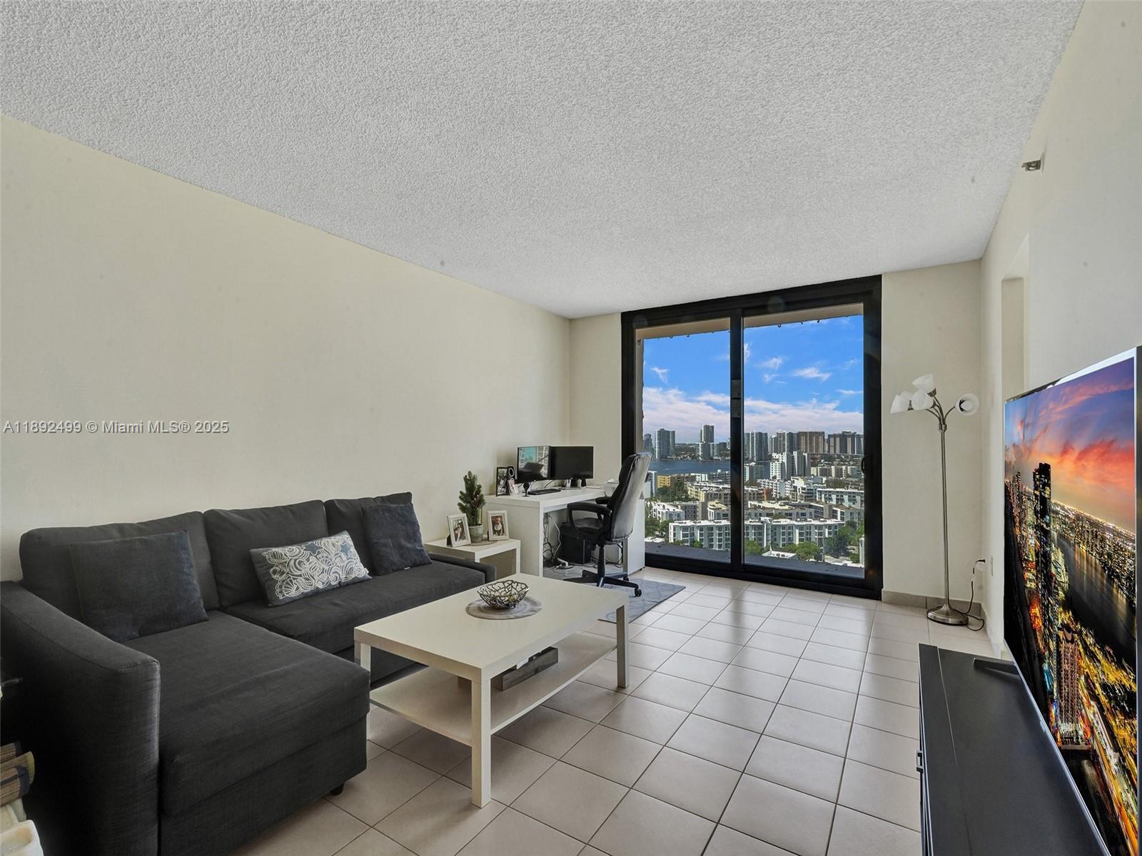 WINSTON TOWERS 600 CONDO - Residential Lease