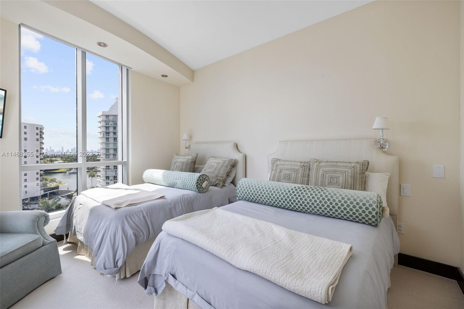 THE RESIDENCES AT THE BAT - Residential