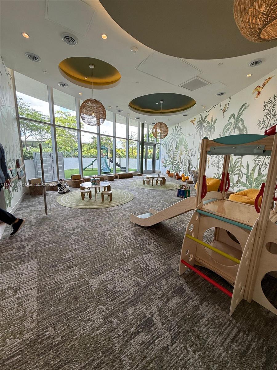 ARIA RESERVE SOUTH TOWER - Residential Lease