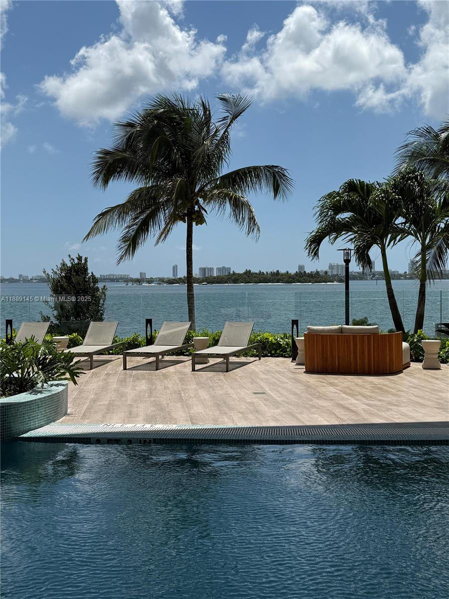 ARIA RESERVE SOUTH TOWER - Residential Lease