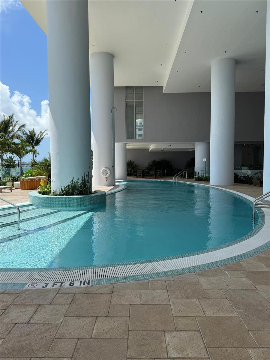 ARIA RESERVE SOUTH TOWER - Residential Lease