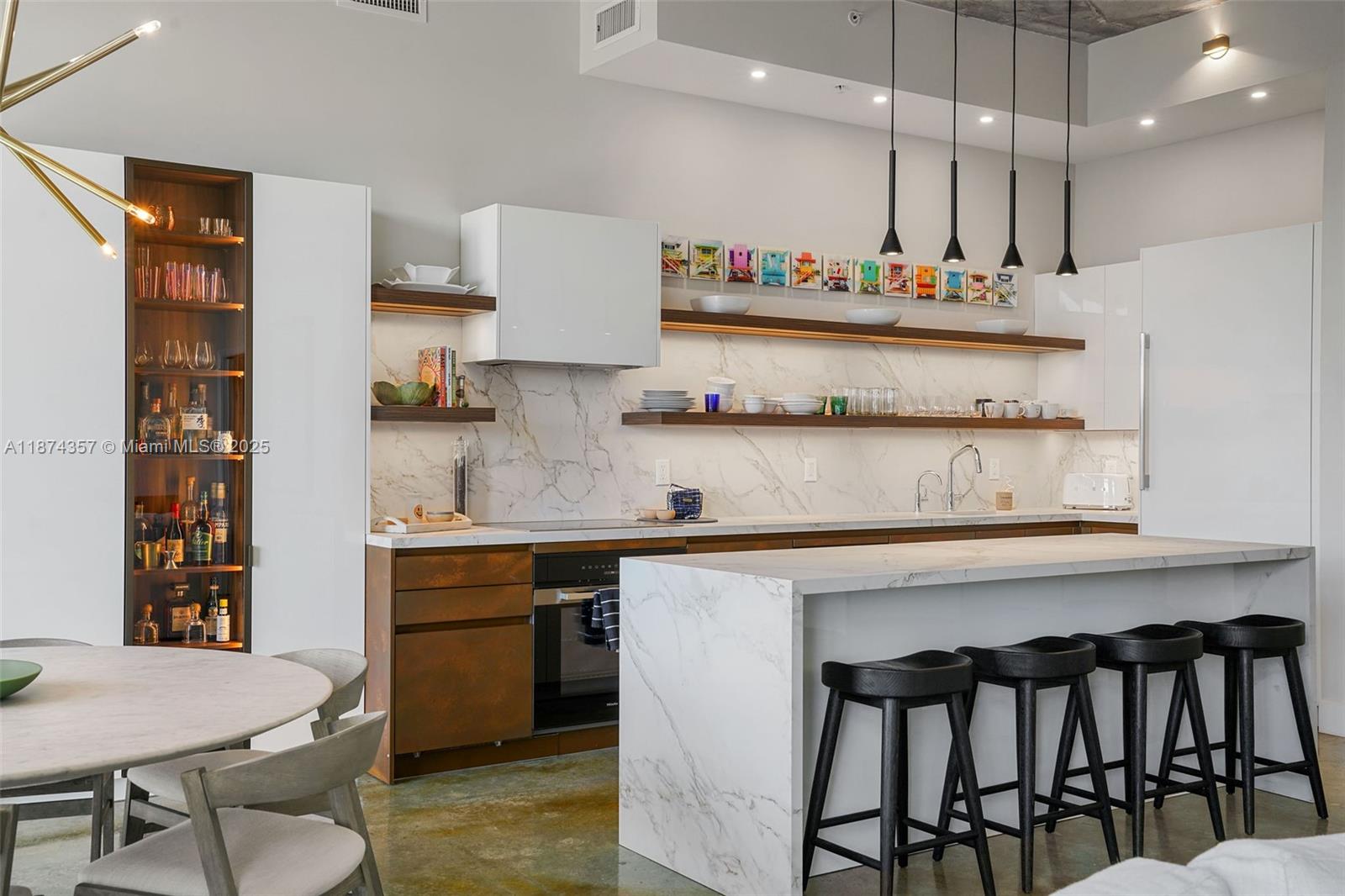 THE MERIDIAN CONDO - Residential