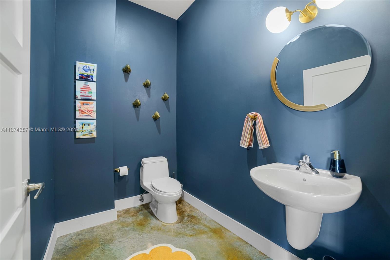 THE MERIDIAN CONDO - Residential