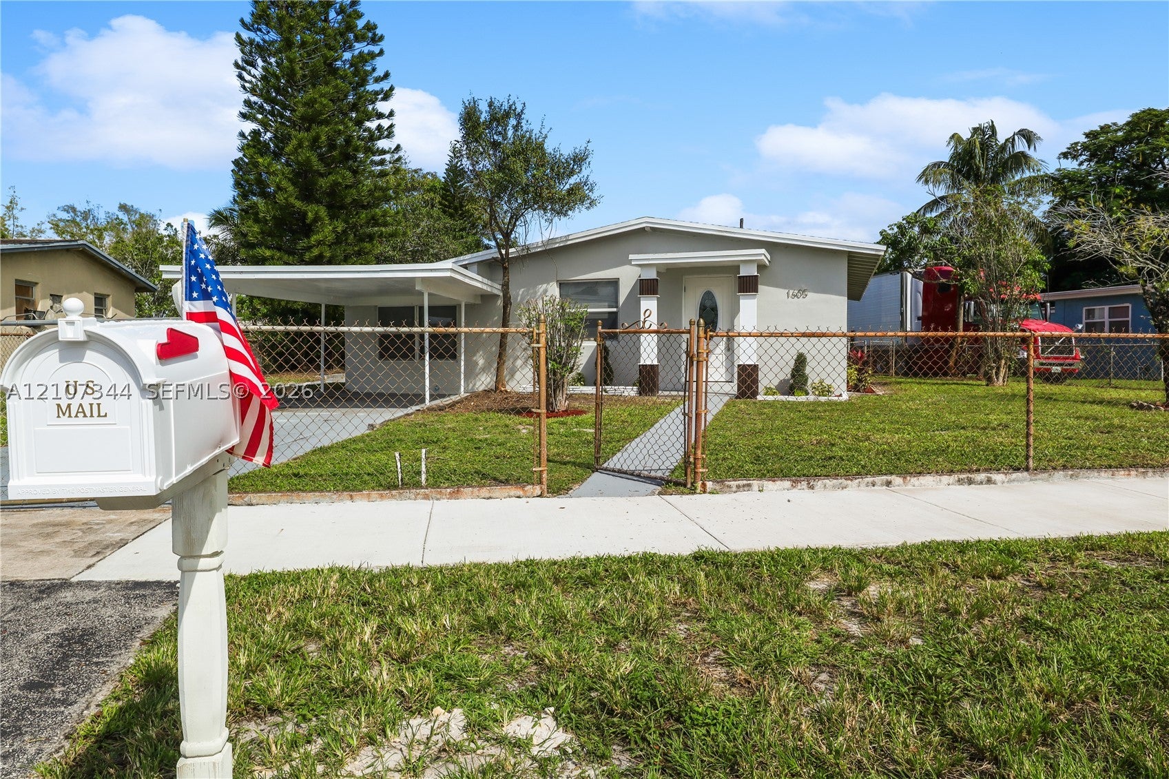 1605 NW 15th St