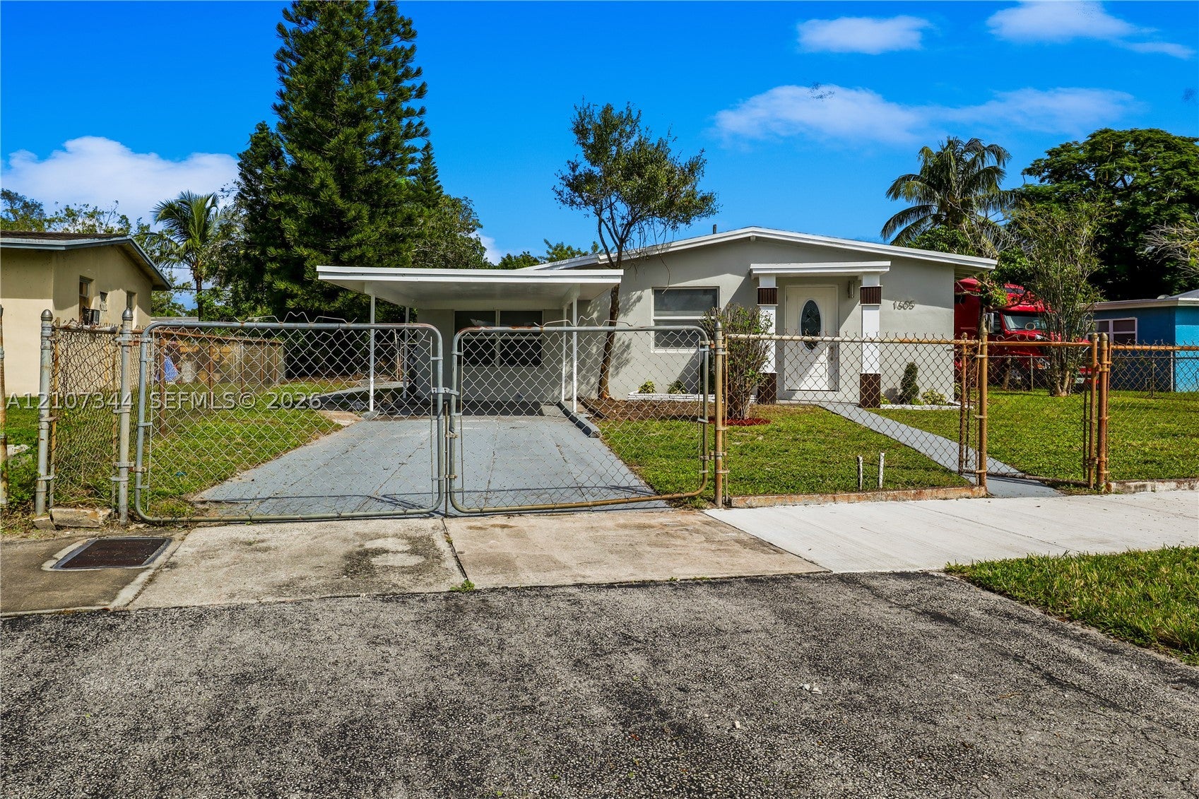 1605 NW 15th St