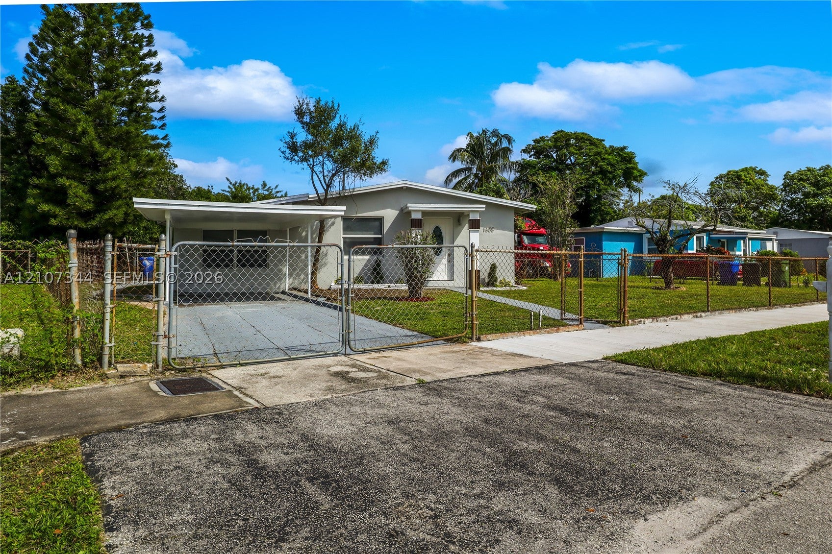 1605 NW 15th St