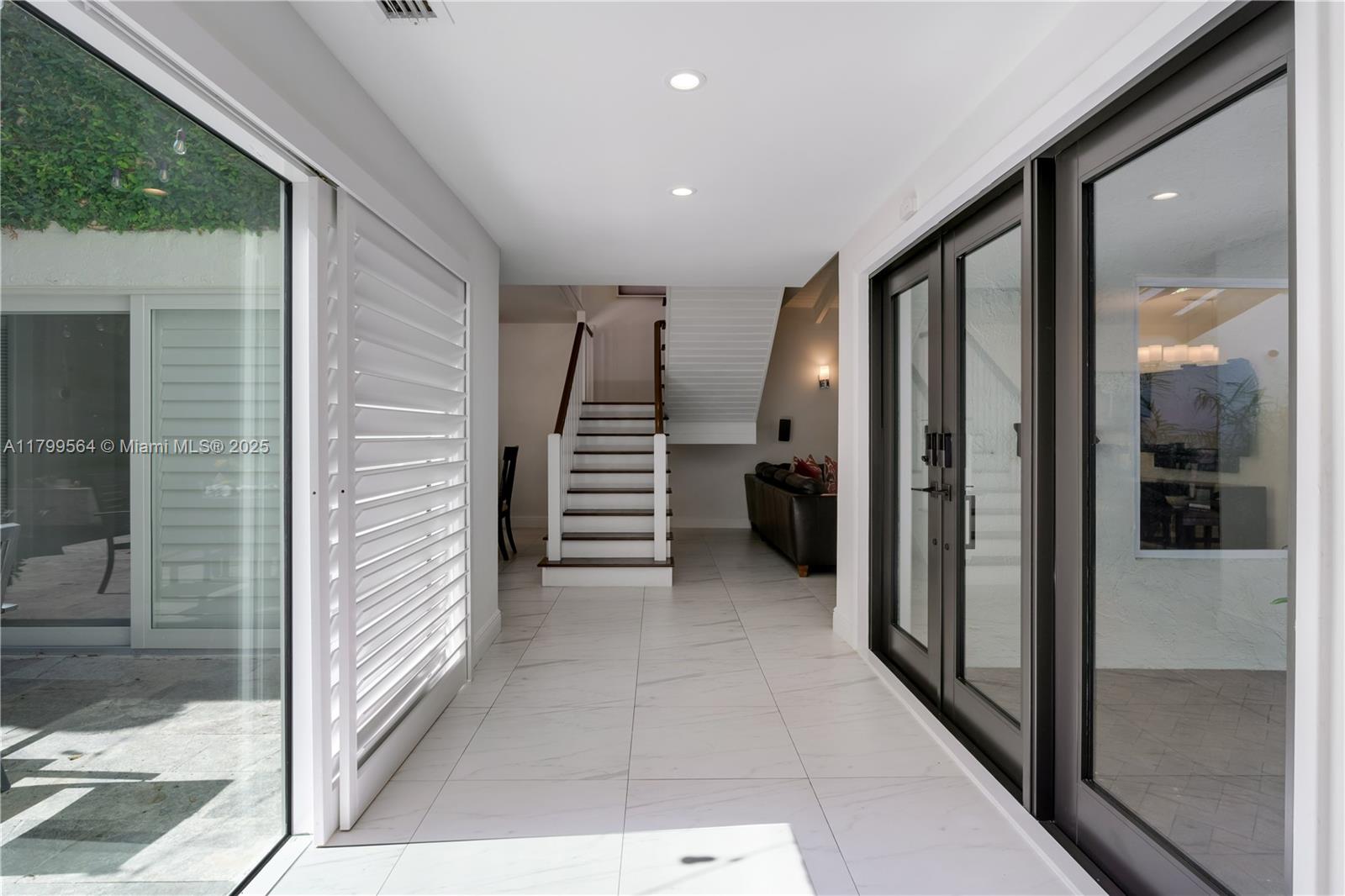 CORAL GABLES RIVIERA SEC - Residential