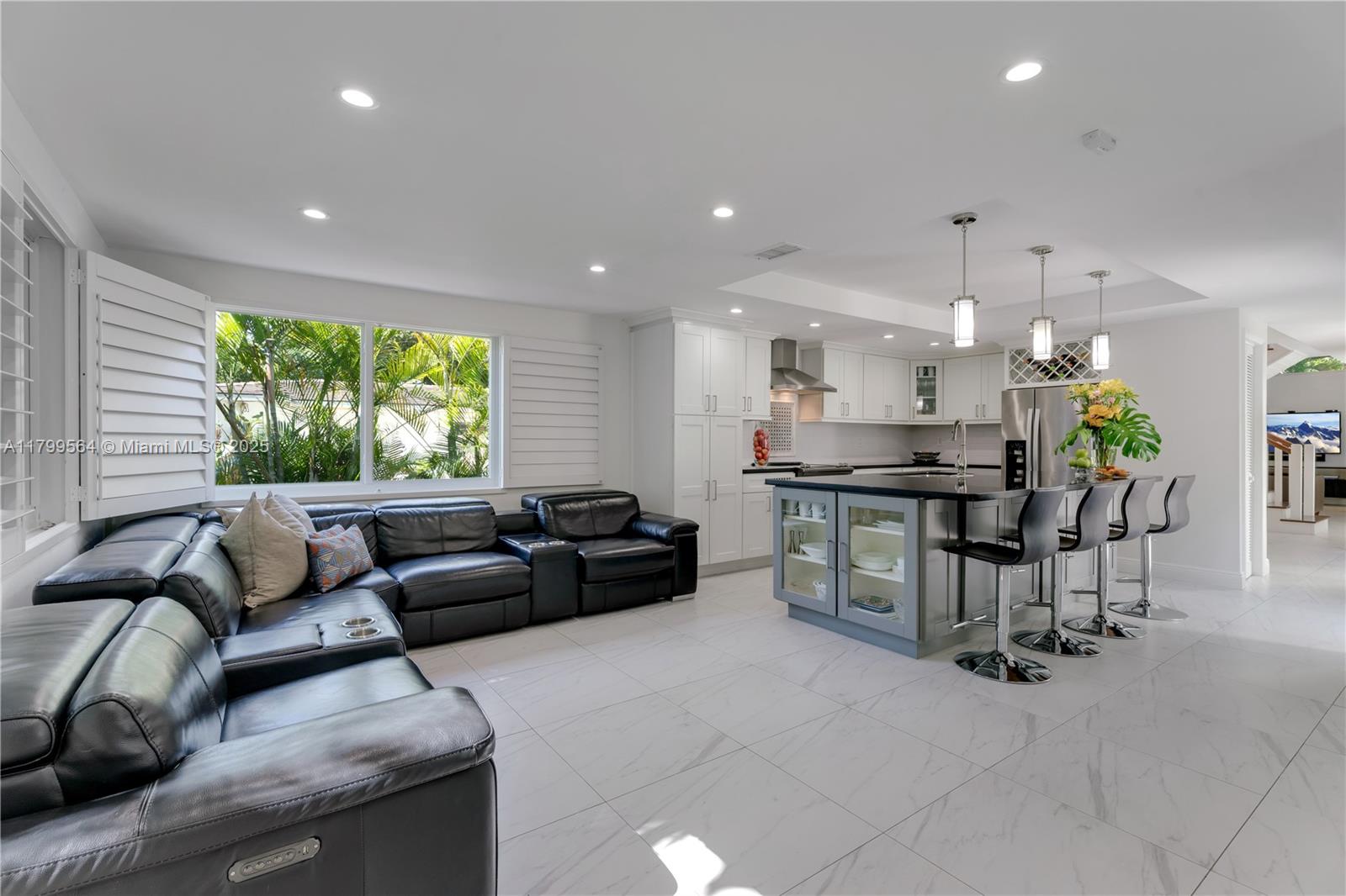 CORAL GABLES RIVIERA SEC - Residential